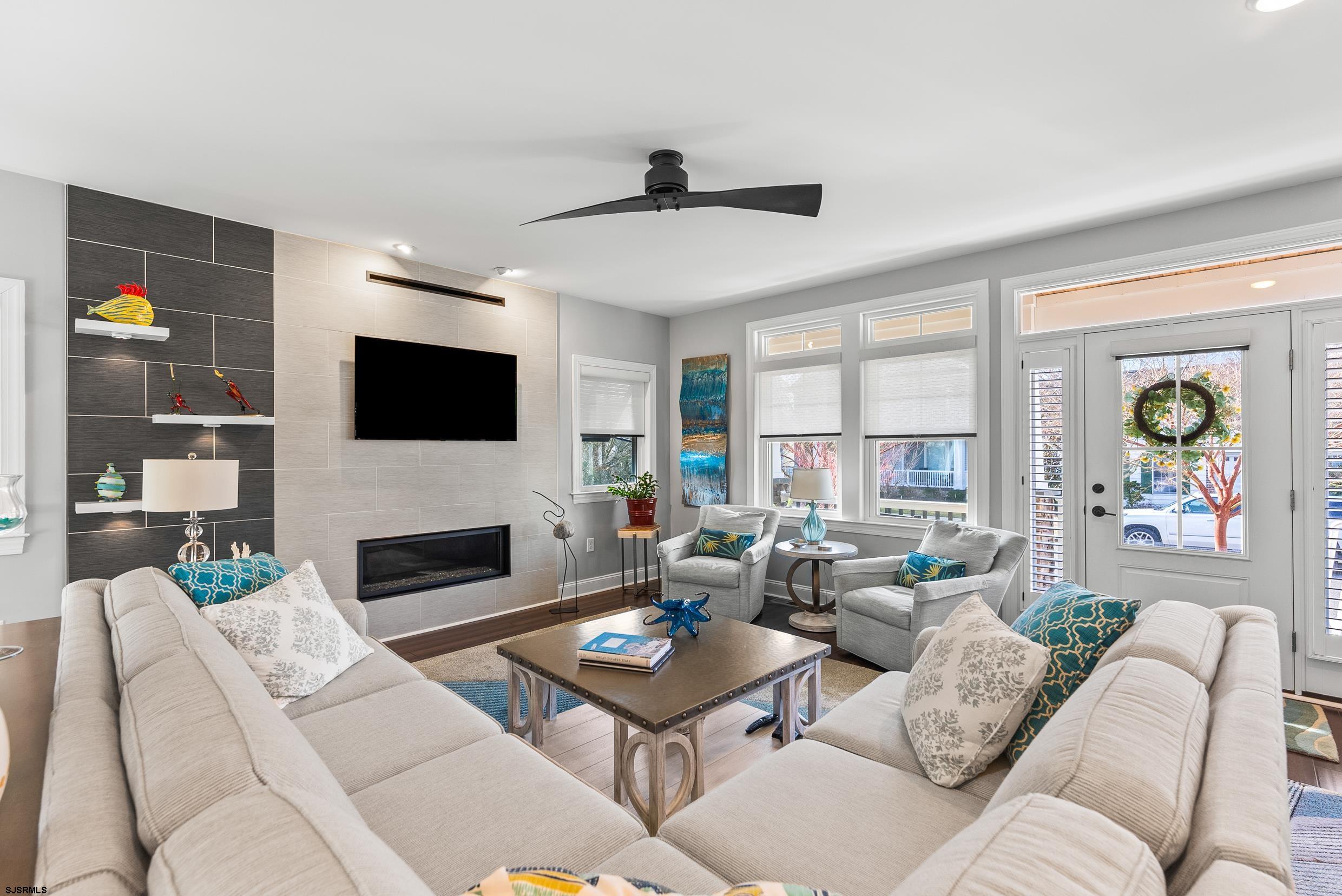 230 W Seaspray Road