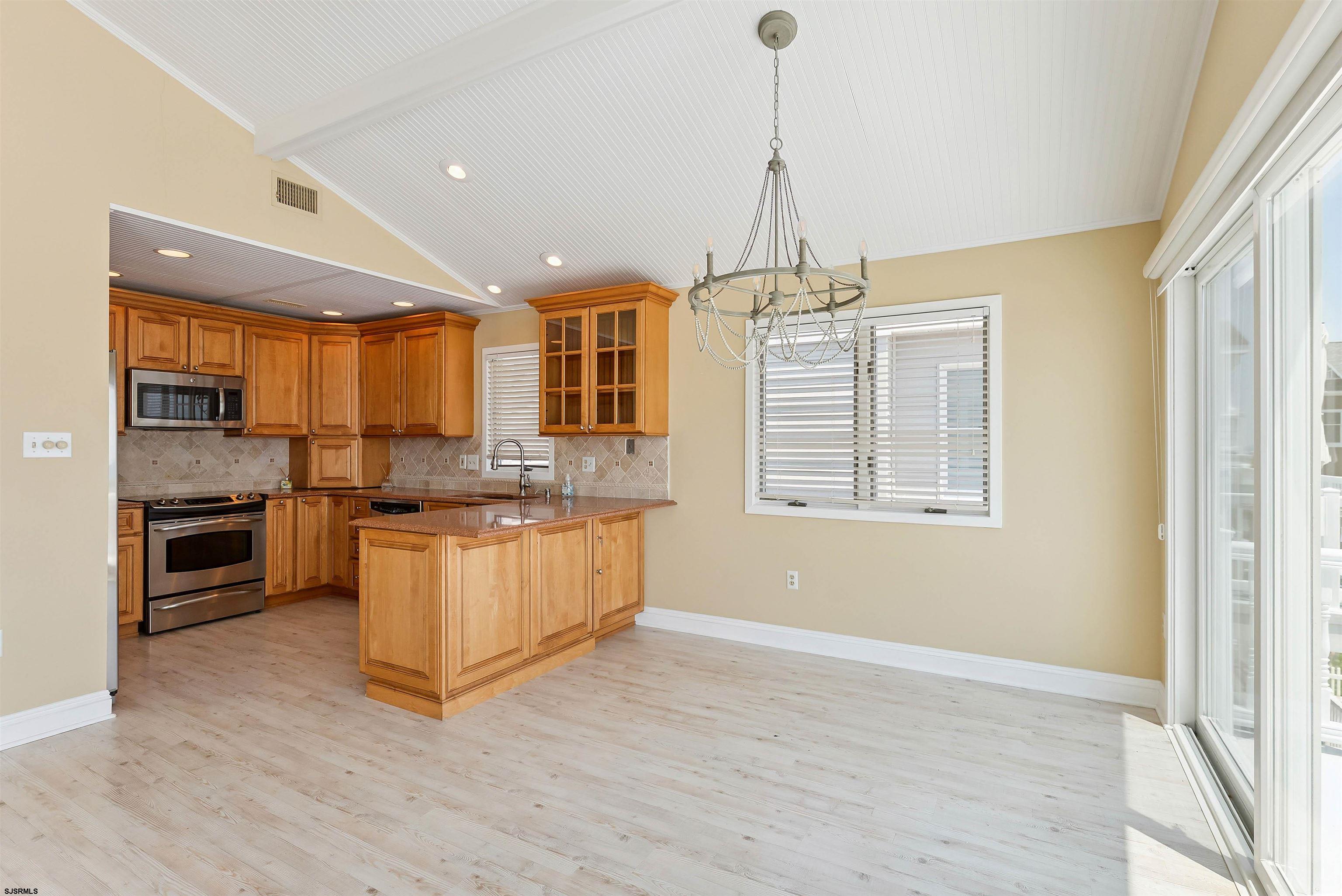 Ocean City, New Jersey 08226, United States, 8 Bedrooms Bedrooms, ,4 BathroomsBathrooms,Residential,Active,164243