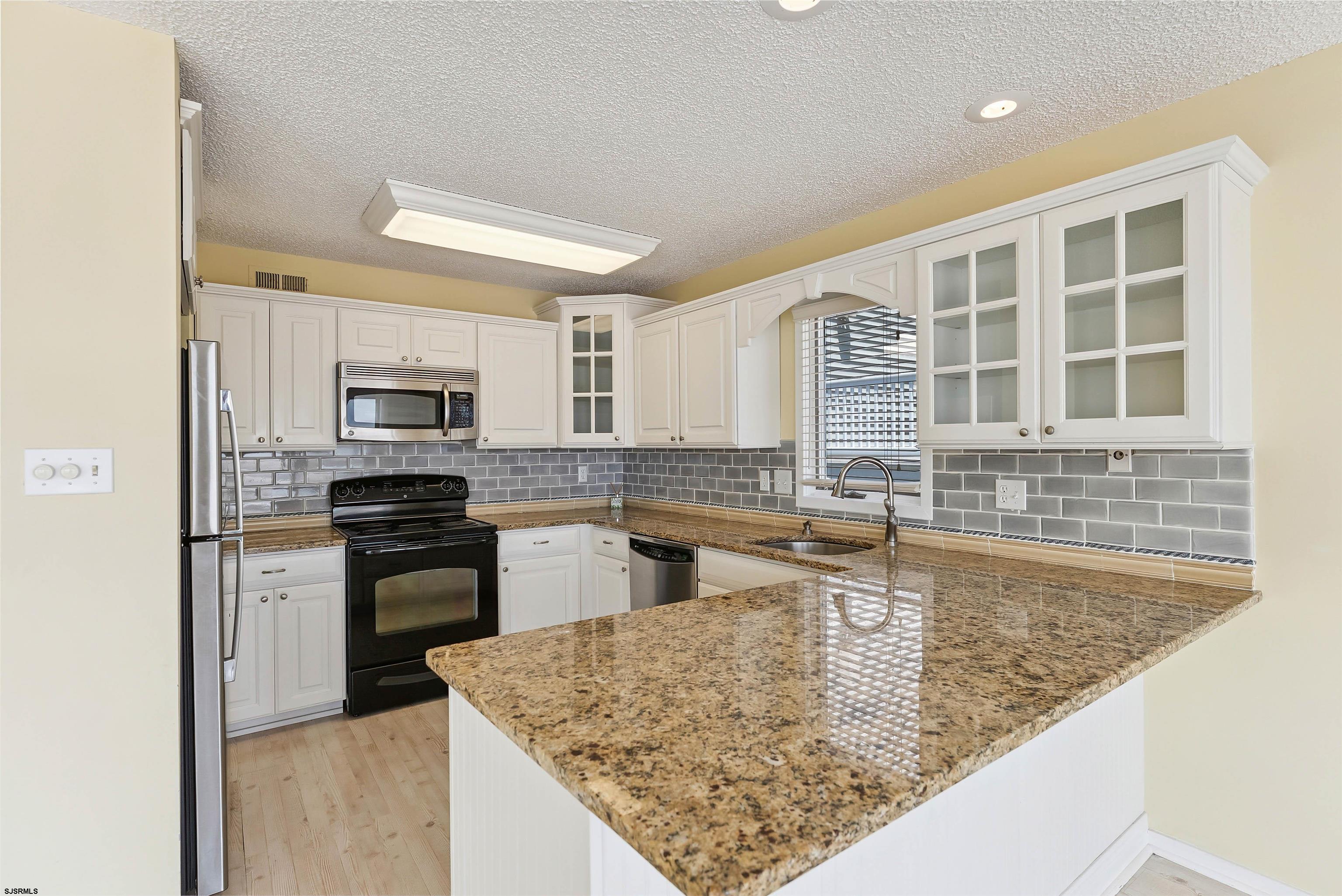 Ocean City, New Jersey 08226, United States, 8 Bedrooms Bedrooms, ,4 BathroomsBathrooms,Residential,Active,164243