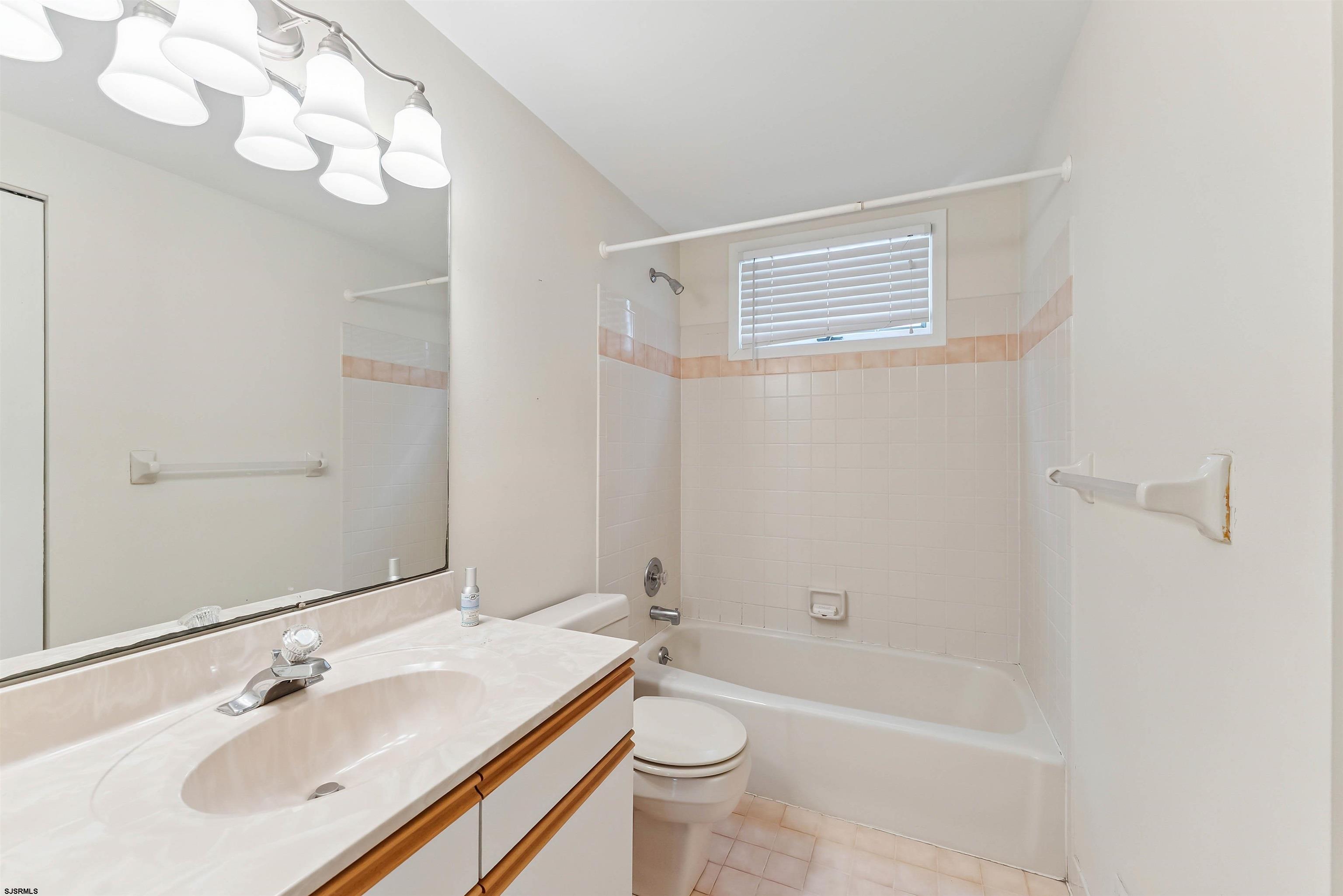 Ocean City, New Jersey 08226, United States, 8 Bedrooms Bedrooms, ,4 BathroomsBathrooms,Residential,Active,164243