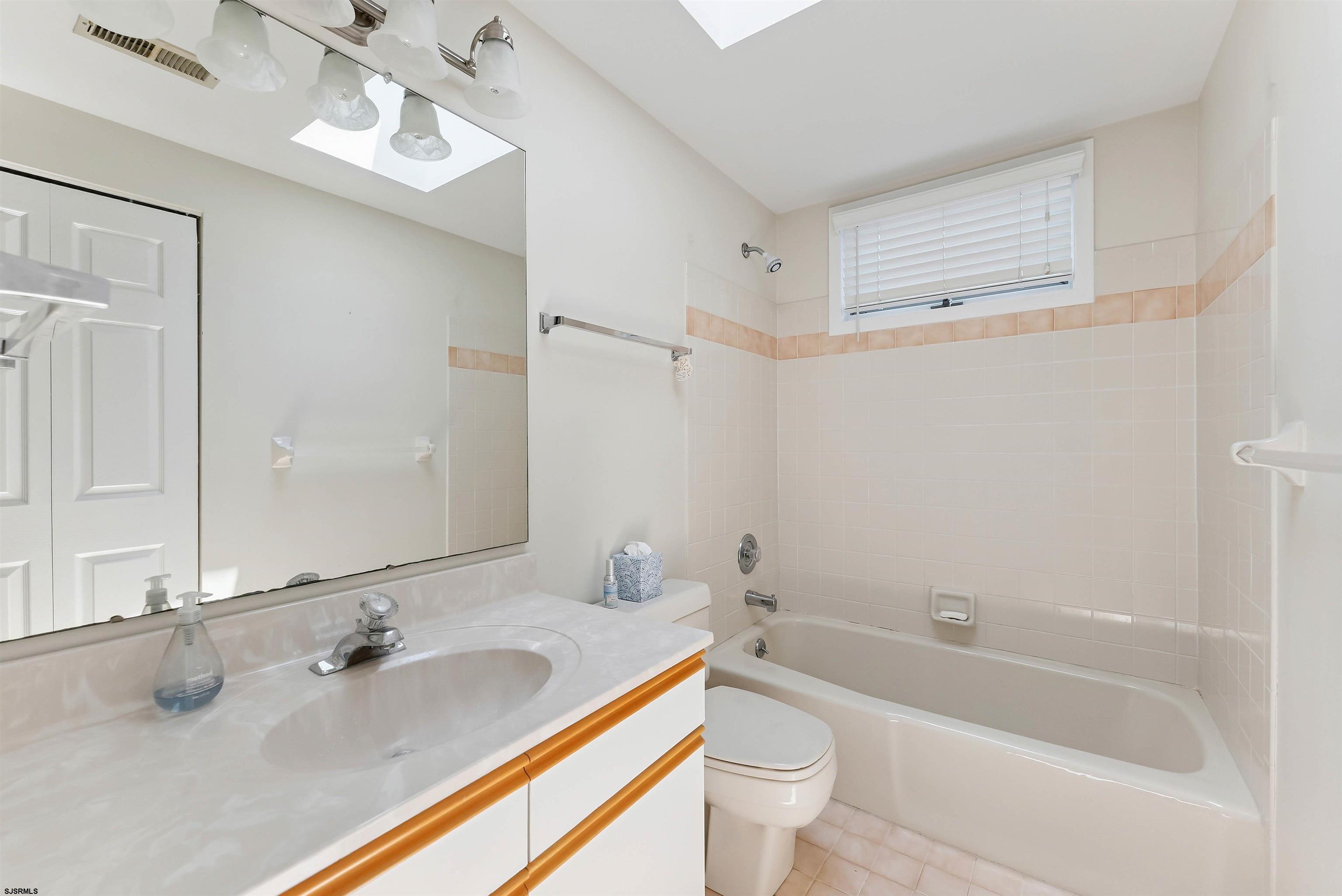 Ocean City, New Jersey 08226, United States, 8 Bedrooms Bedrooms, ,4 BathroomsBathrooms,Residential,Active,164243