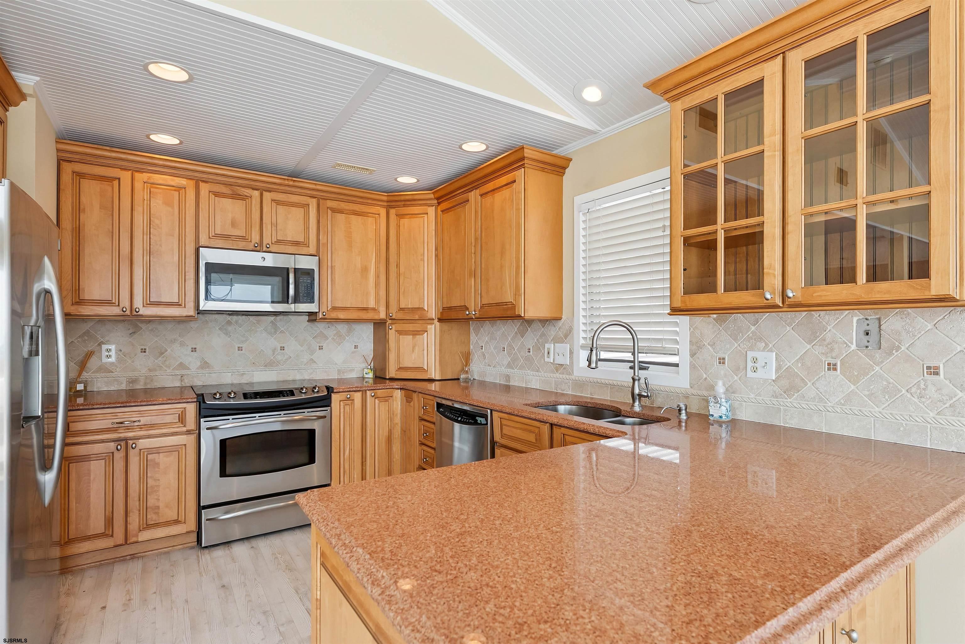 Ocean City, New Jersey 08226, United States, 8 Bedrooms Bedrooms, ,4 BathroomsBathrooms,Residential,Active,164243