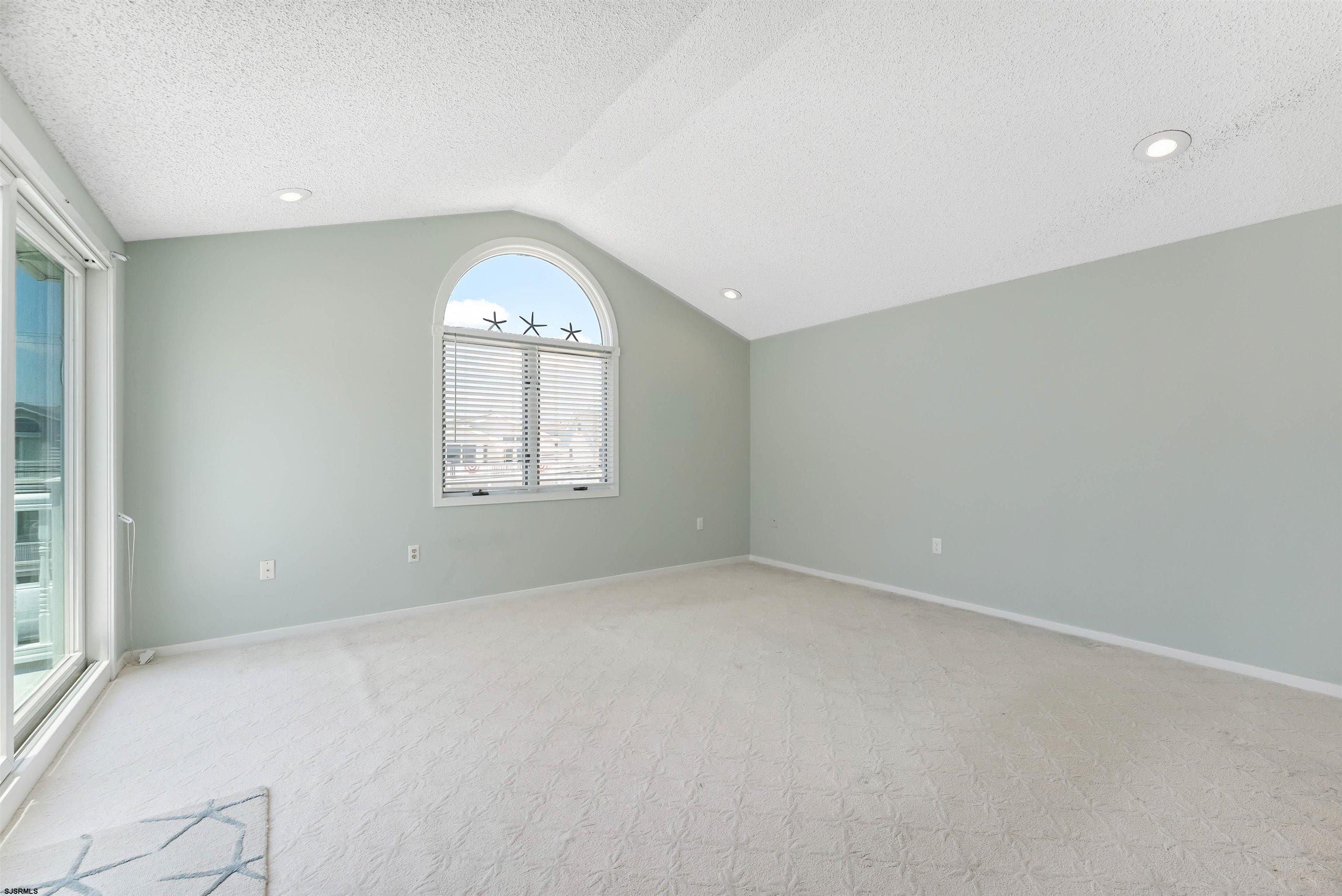 Ocean City, New Jersey 08226, United States, 8 Bedrooms Bedrooms, ,4 BathroomsBathrooms,Residential,Active,164243