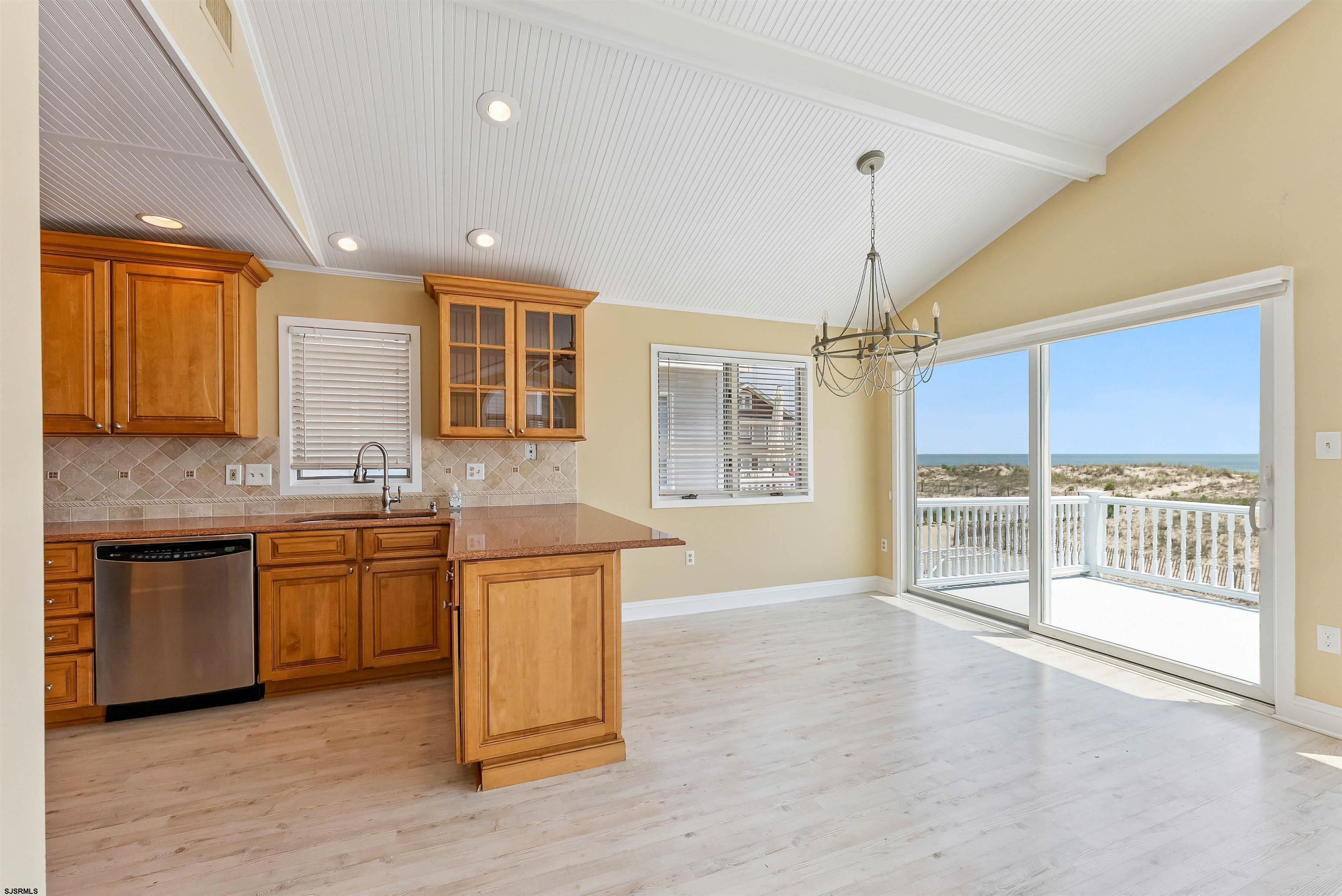 Ocean City, New Jersey 08226, United States, 8 Bedrooms Bedrooms, ,4 BathroomsBathrooms,Residential,Active,164243