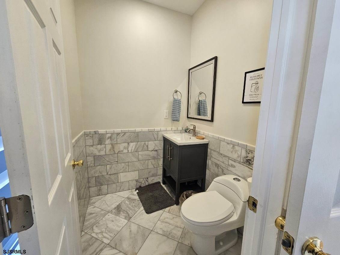 Ventnor, New Jersey 08406, United States, 6 Bedrooms Bedrooms, ,5 BathroomsBathrooms,Residential,Active,248108