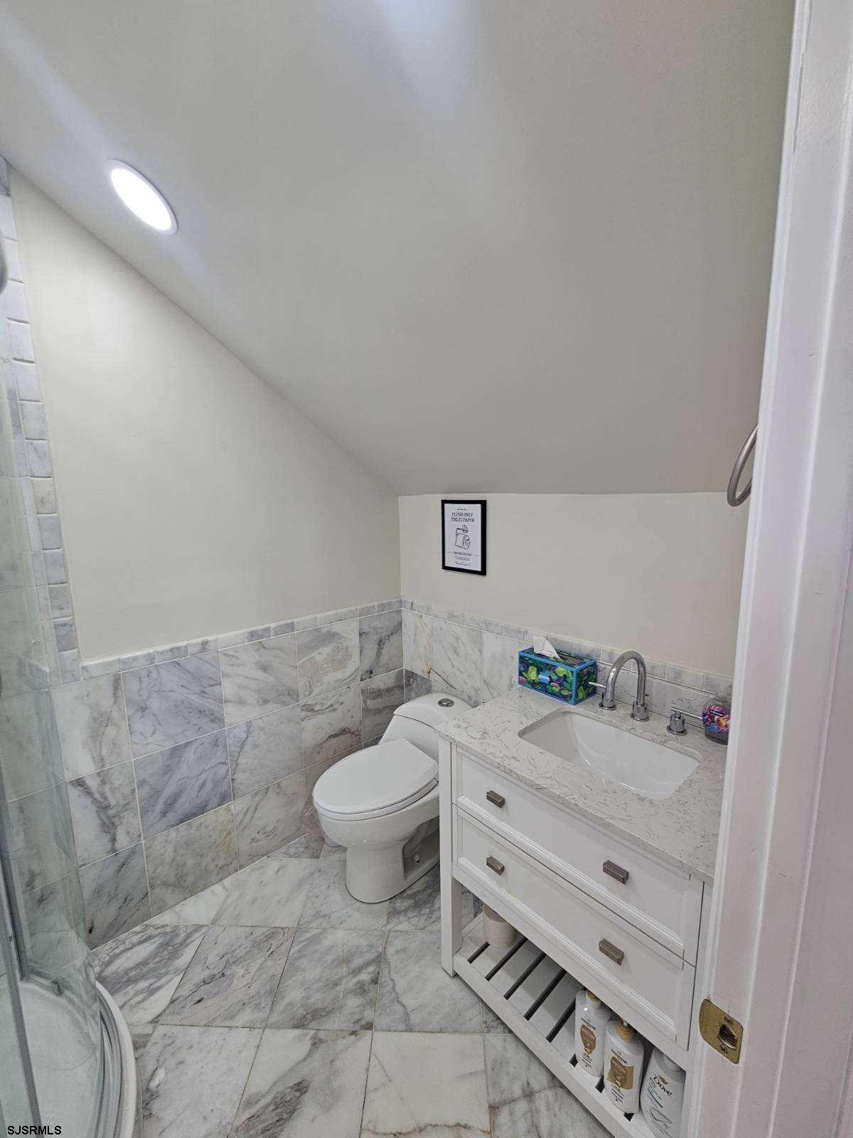 Ventnor, New Jersey 08406, United States, 6 Bedrooms Bedrooms, ,5 BathroomsBathrooms,Residential,Active,248108