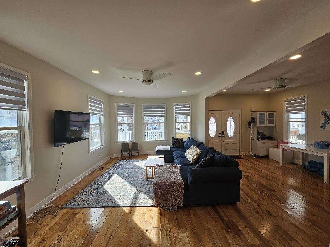 Ventnor, New Jersey 08406, United States, 6 Bedrooms Bedrooms, ,5 BathroomsBathrooms,Residential,Active,248108