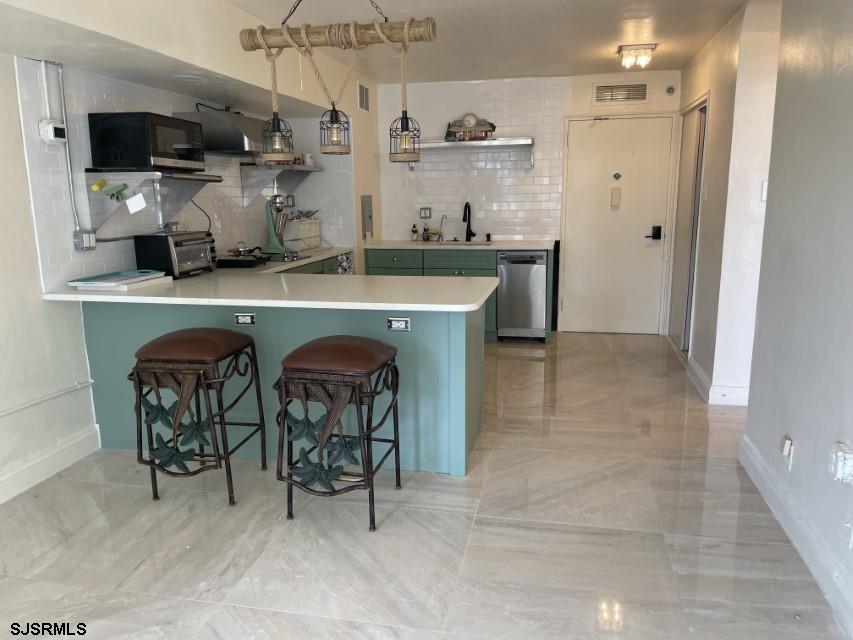 Atlantic City, New Jersey 08401, United States, 1 Bedroom Bedrooms, ,1 BathroomBathrooms,Residential,Active,235659