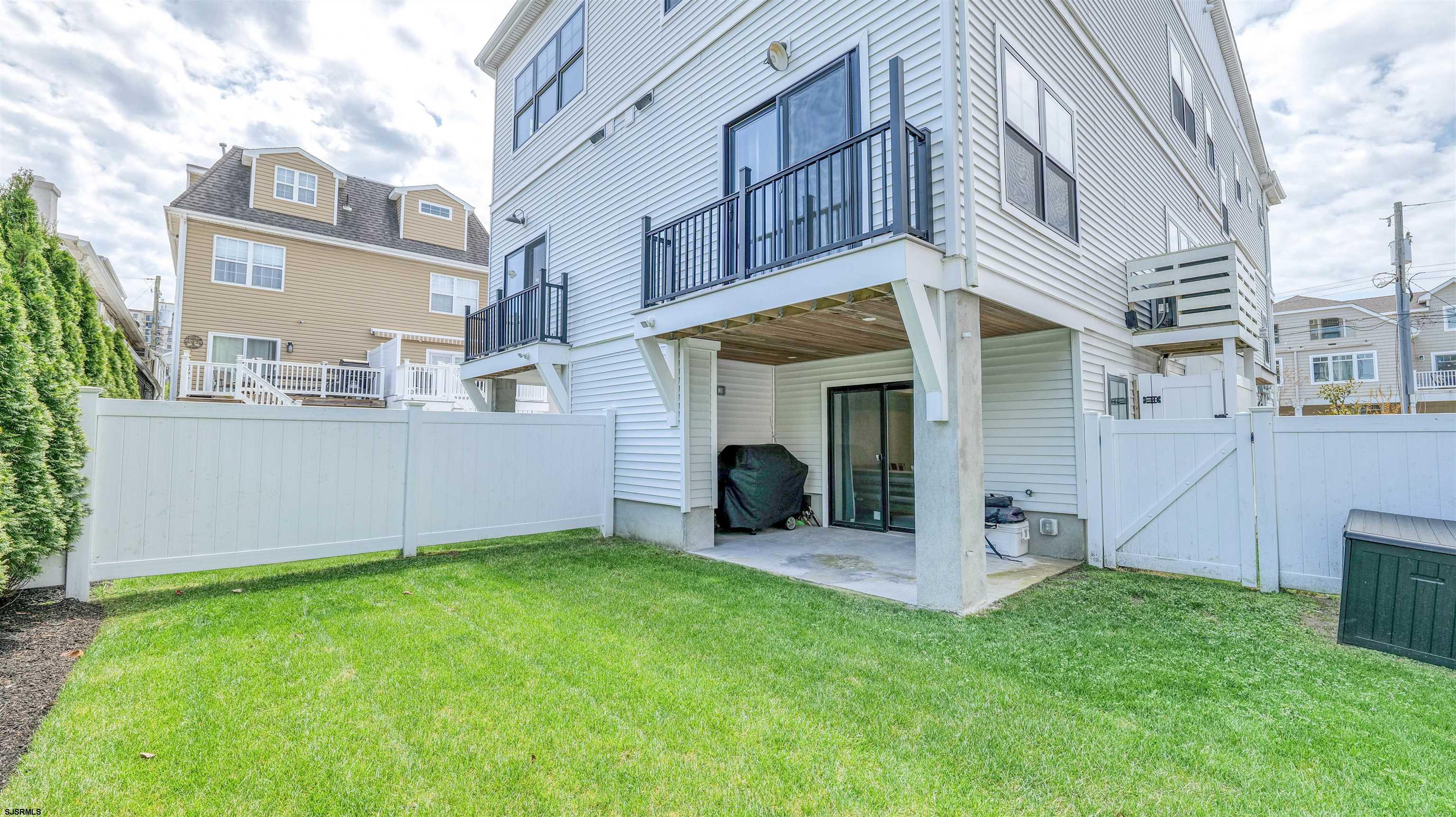 Margate, New Jersey 08402, United States, 4 Bedrooms Bedrooms, ,4 BathroomsBathrooms,Residential,Active,121632