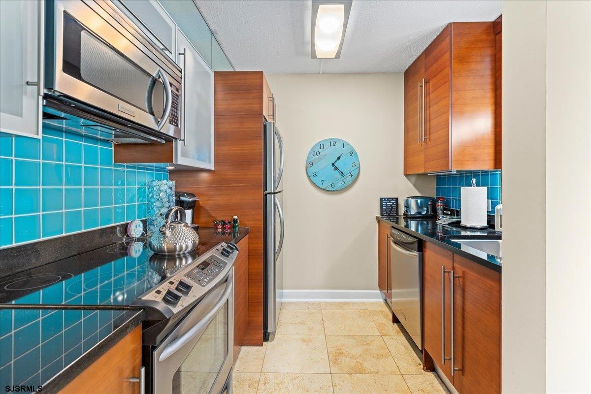 Atlantic City, New Jersey 08401, United States, 2 Bedrooms Bedrooms, ,2 BathroomsBathrooms,Residential,Active,100704