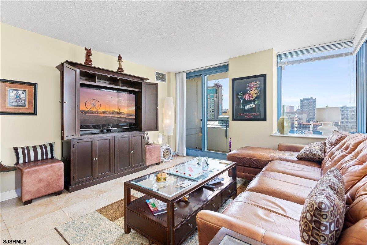 Atlantic City, New Jersey 08401, United States, 2 Bedrooms Bedrooms, ,2 BathroomsBathrooms,Residential,Active,100704