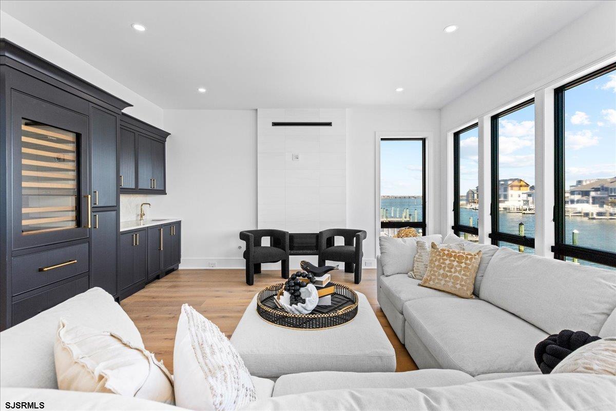 Margate, New Jersey 08402, United States, 5 Bedrooms Bedrooms, ,6 BathroomsBathrooms,Residential,Active,91966