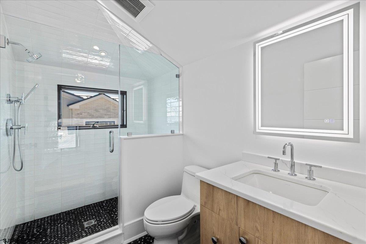 Margate, New Jersey 08402, United States, 5 Bedrooms Bedrooms, ,6 BathroomsBathrooms,Residential,Active,91966