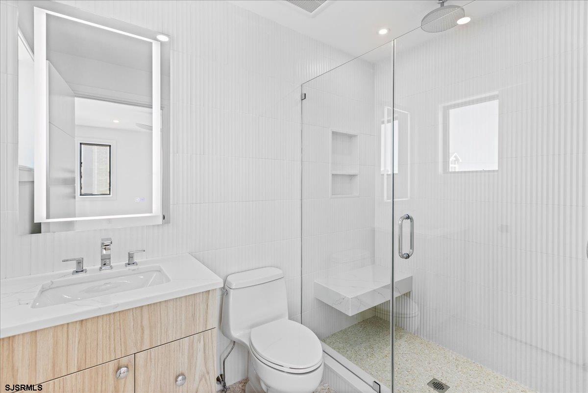 Margate, New Jersey 08402, United States, 5 Bedrooms Bedrooms, ,6 BathroomsBathrooms,Residential,Active,91966