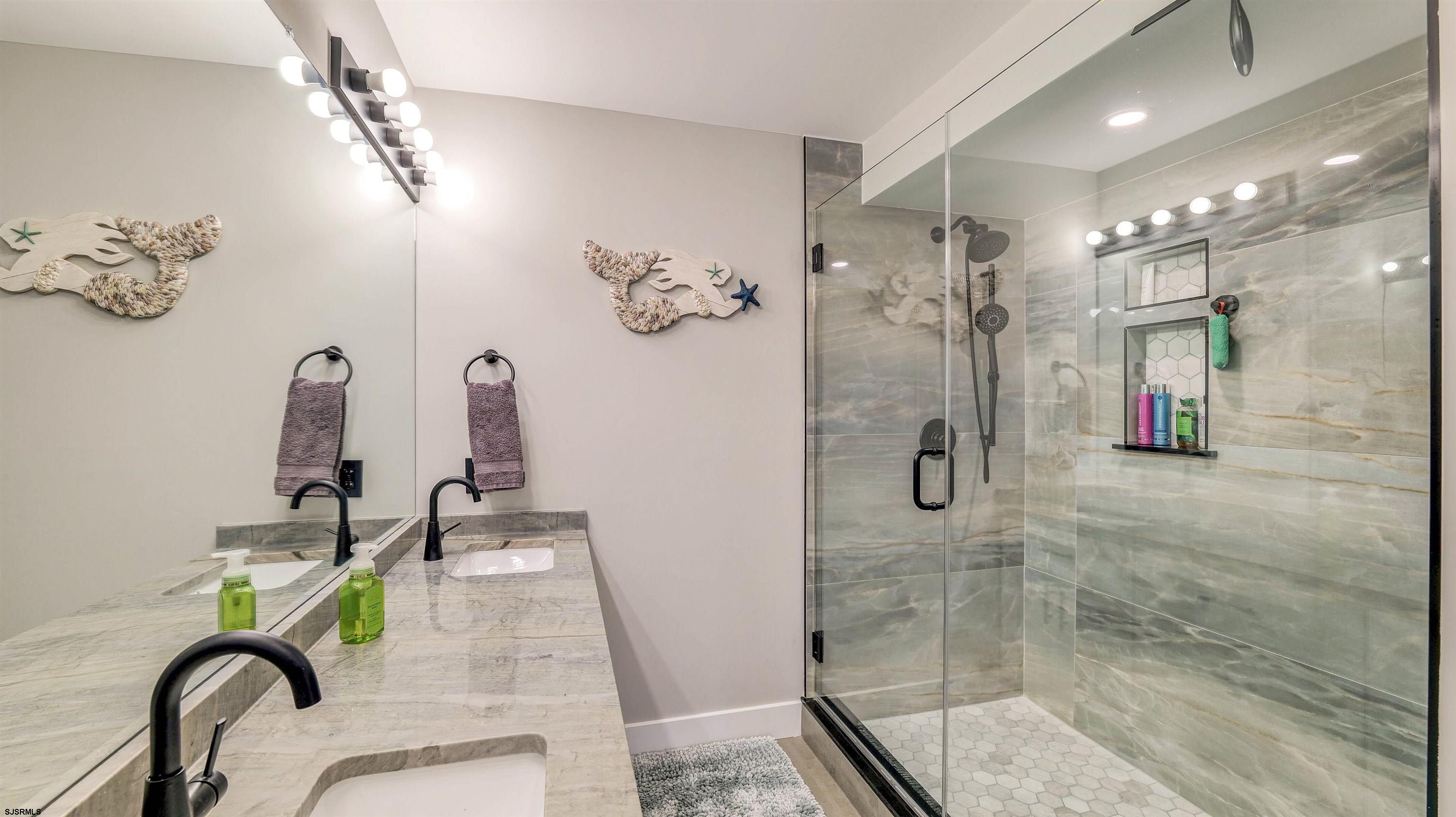 Ventnor, New Jersey 08406, United States, 6 Bedrooms Bedrooms, ,5 BathroomsBathrooms,Residential,Active,194641