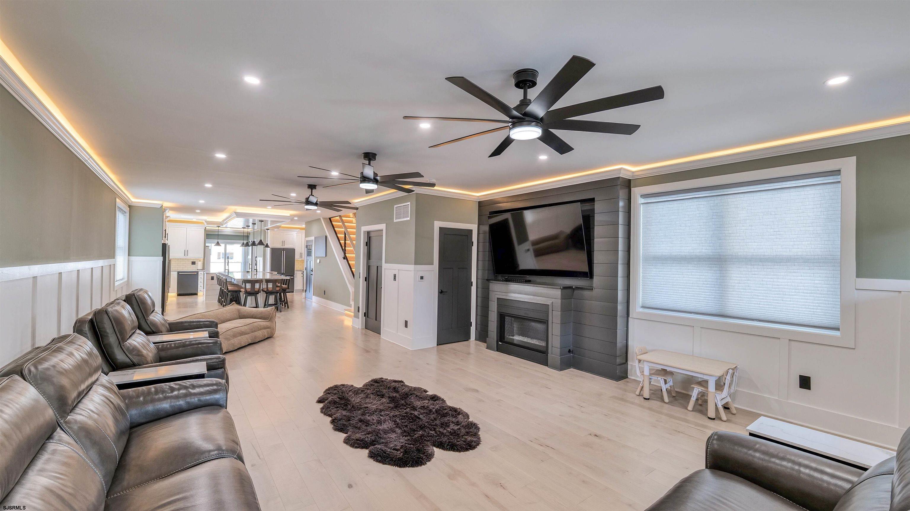 Ventnor, New Jersey 08406, United States, 6 Bedrooms Bedrooms, ,5 BathroomsBathrooms,Residential,Active,194641