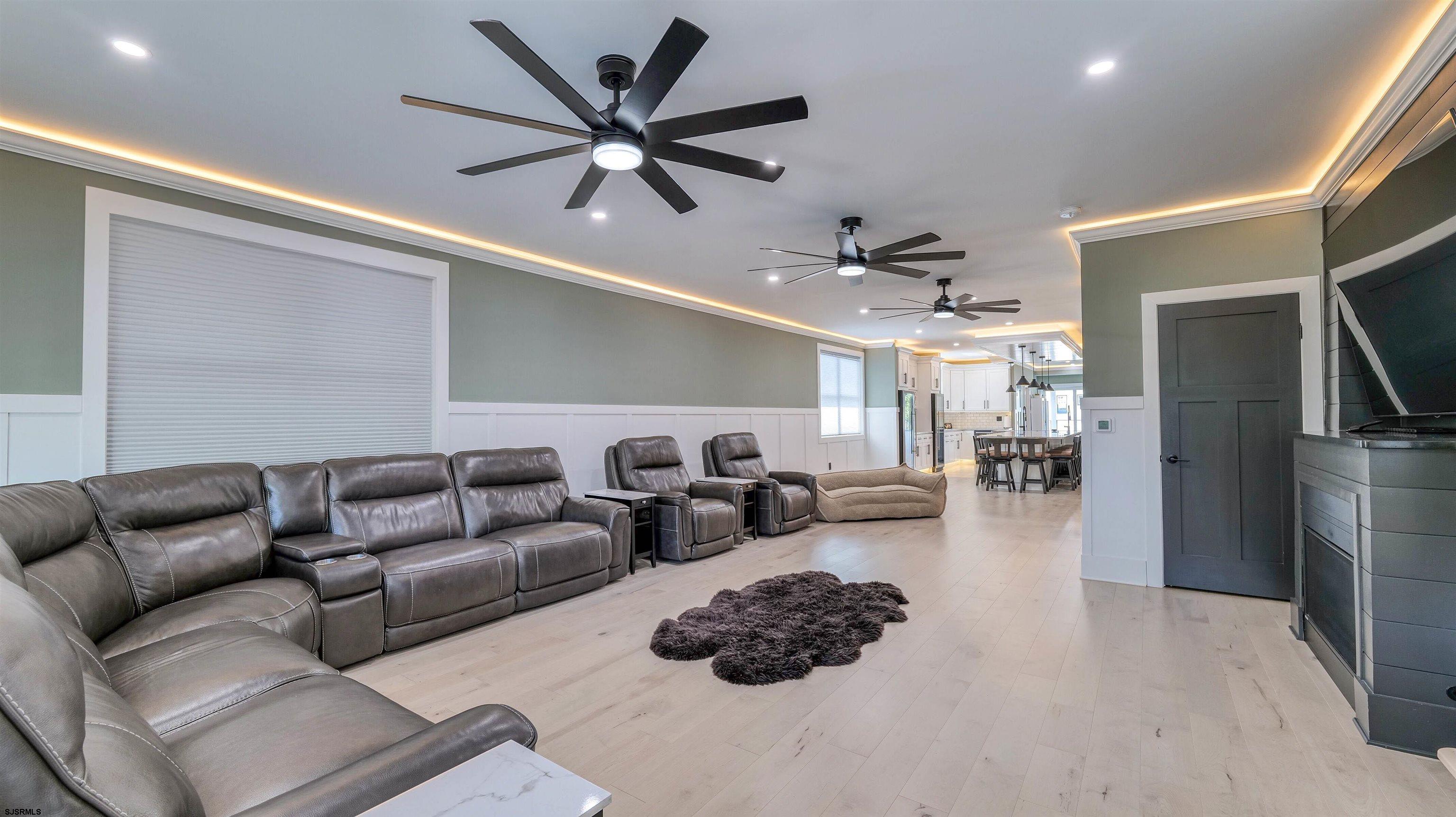 Ventnor, New Jersey 08406, United States, 6 Bedrooms Bedrooms, ,5 BathroomsBathrooms,Residential,Active,194641