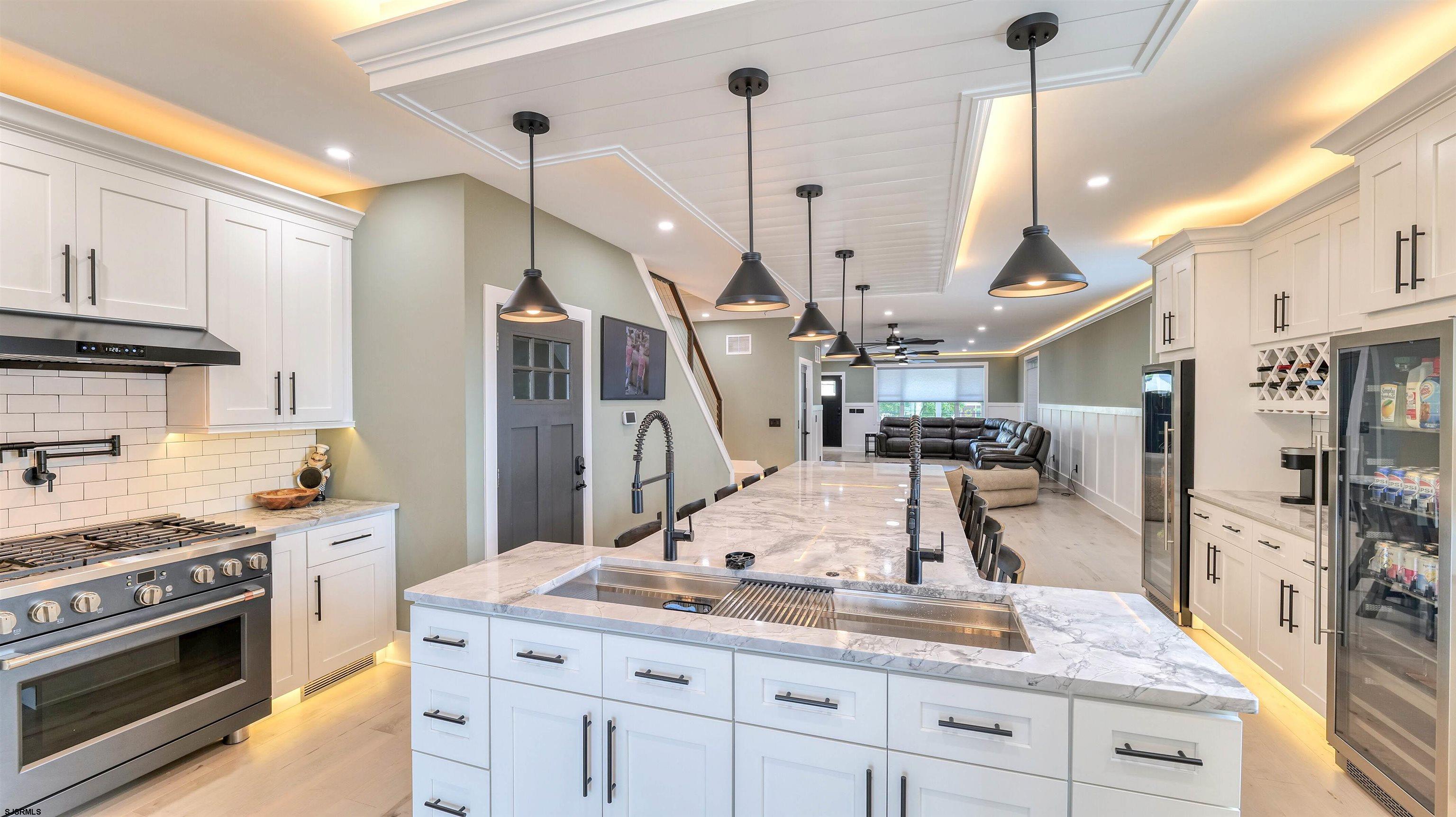 Ventnor, New Jersey 08406, United States, 6 Bedrooms Bedrooms, ,5 BathroomsBathrooms,Residential,Active,194641