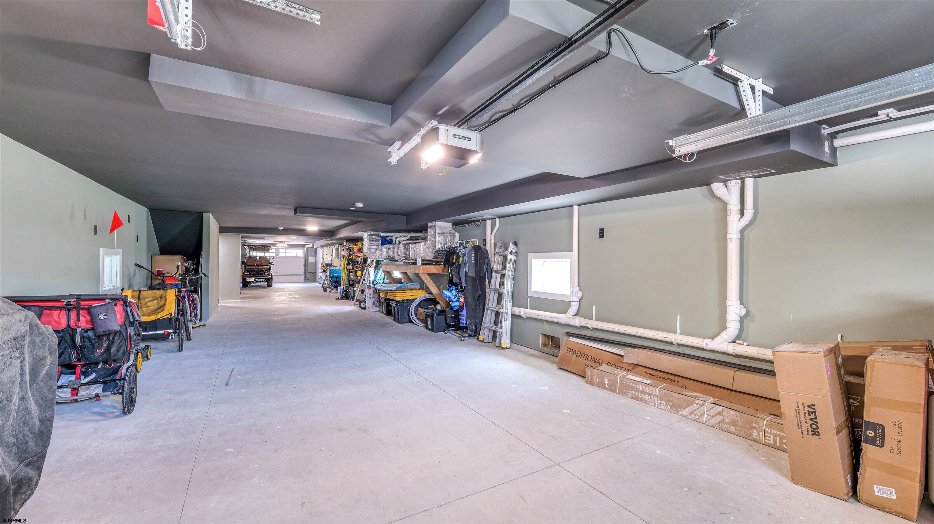 Ventnor, New Jersey 08406, United States, 6 Bedrooms Bedrooms, ,5 BathroomsBathrooms,Residential,Active,194641