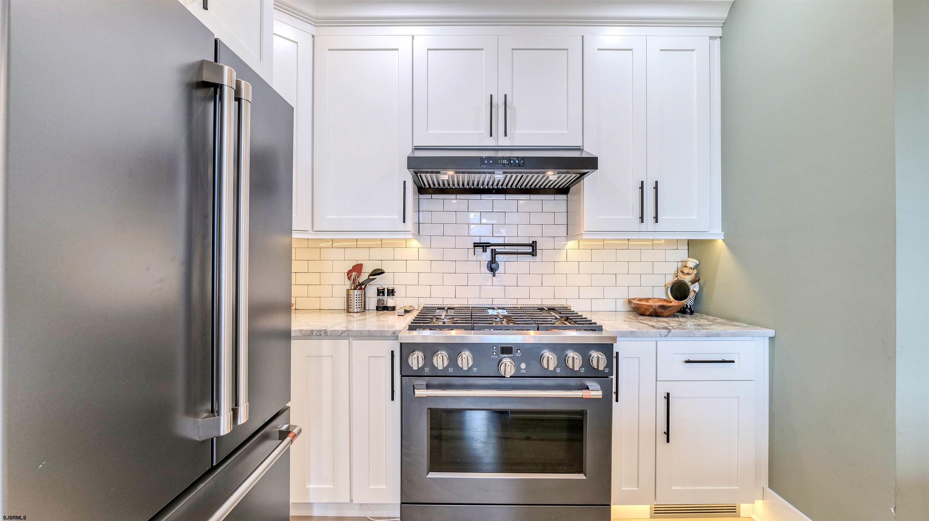 Ventnor, New Jersey 08406, United States, 6 Bedrooms Bedrooms, ,5 BathroomsBathrooms,Residential,Active,194641