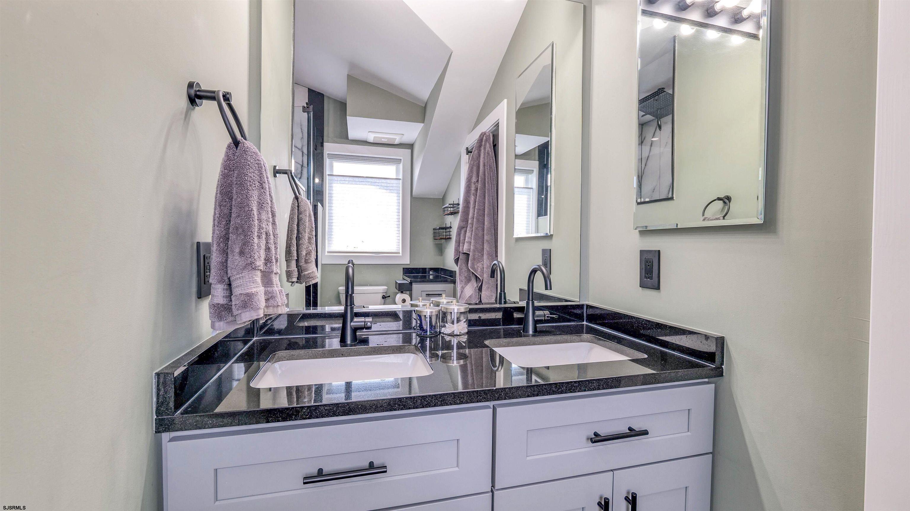 Ventnor, New Jersey 08406, United States, 6 Bedrooms Bedrooms, ,5 BathroomsBathrooms,Residential,Active,194641