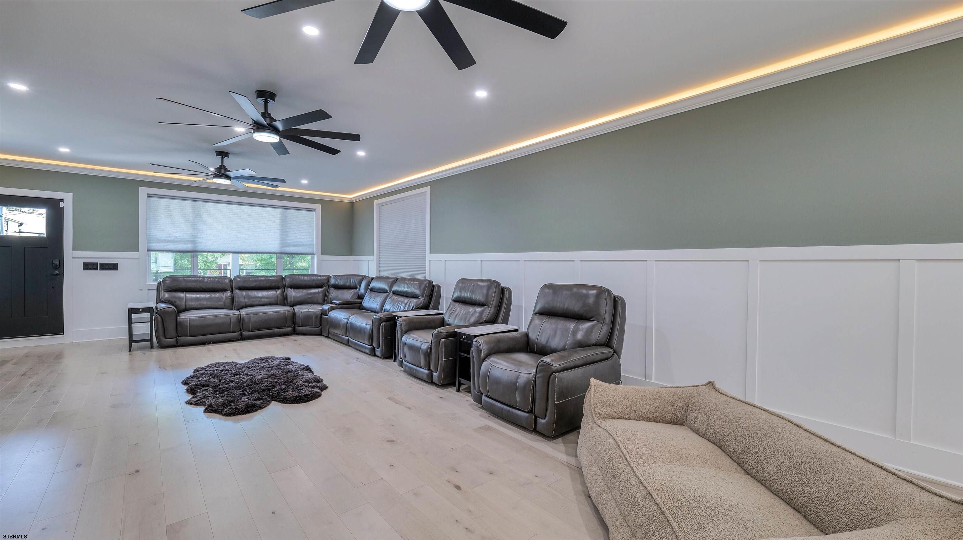 Ventnor, New Jersey 08406, United States, 6 Bedrooms Bedrooms, ,5 BathroomsBathrooms,Residential,Active,194641