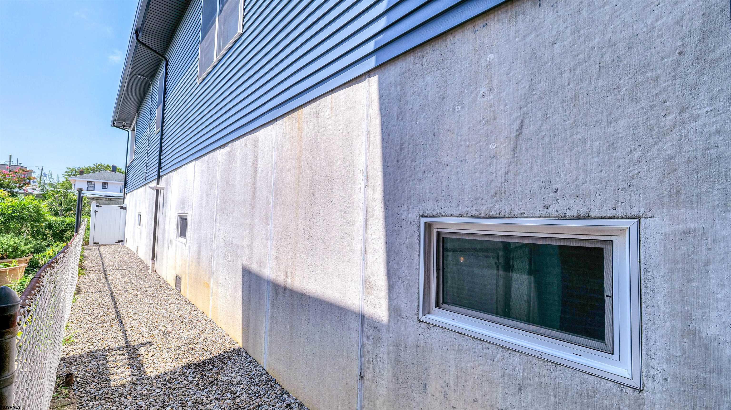 Ventnor, New Jersey 08406, United States, 6 Bedrooms Bedrooms, ,5 BathroomsBathrooms,Residential,Active,194641