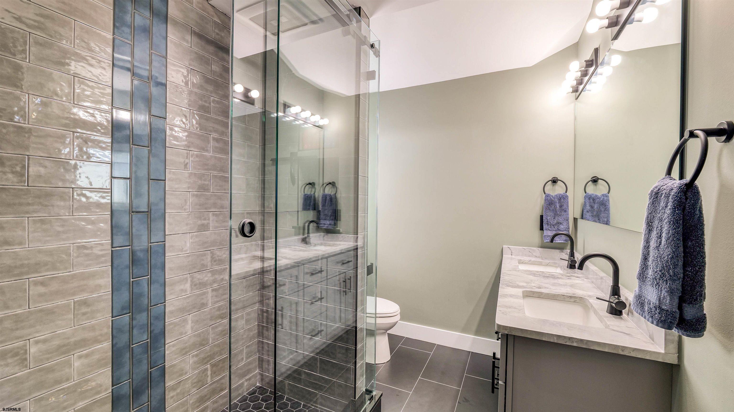 Ventnor, New Jersey 08406, United States, 6 Bedrooms Bedrooms, ,5 BathroomsBathrooms,Residential,Active,194641