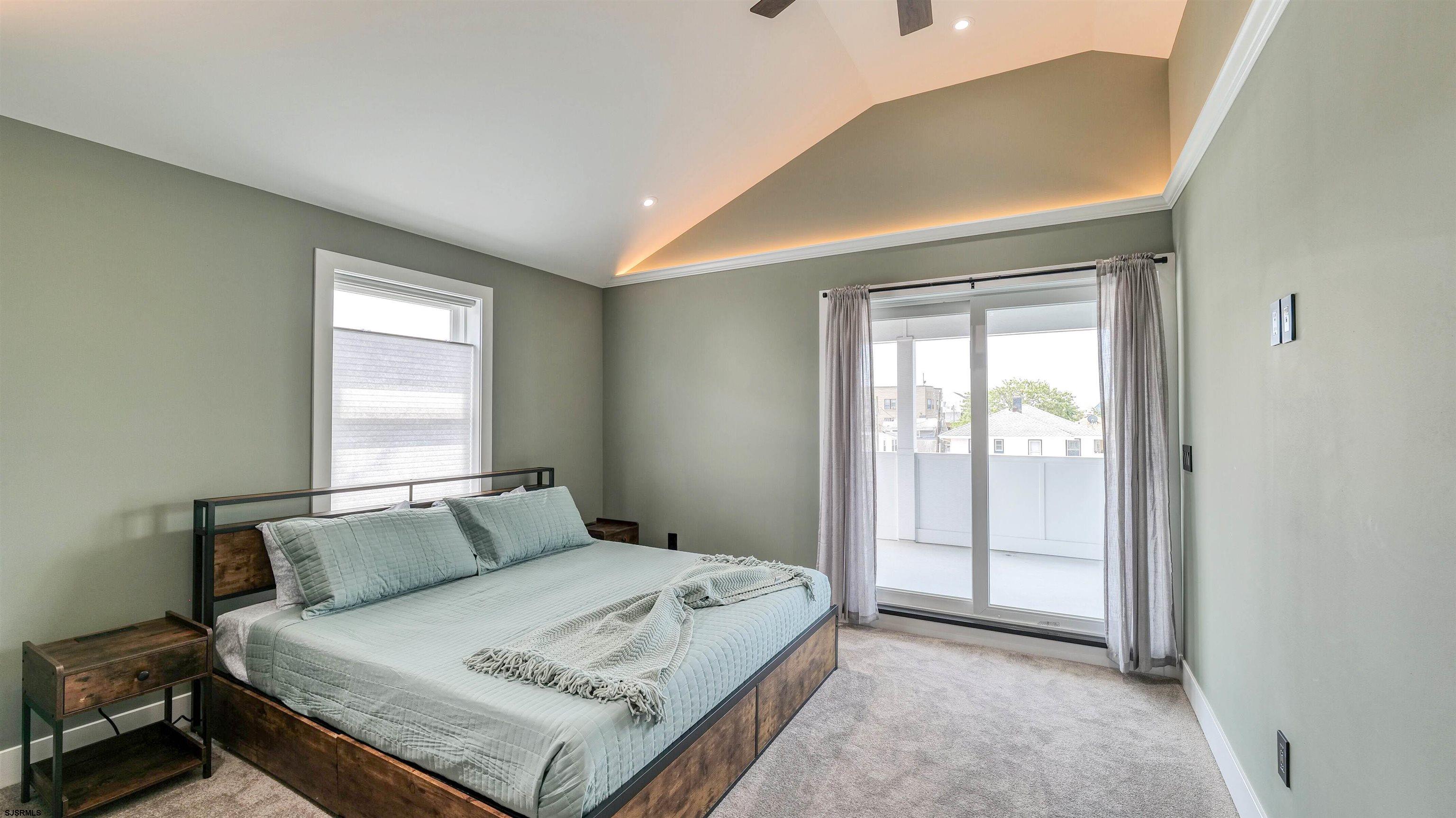 Ventnor, New Jersey 08406, United States, 6 Bedrooms Bedrooms, ,5 BathroomsBathrooms,Residential,Active,194641