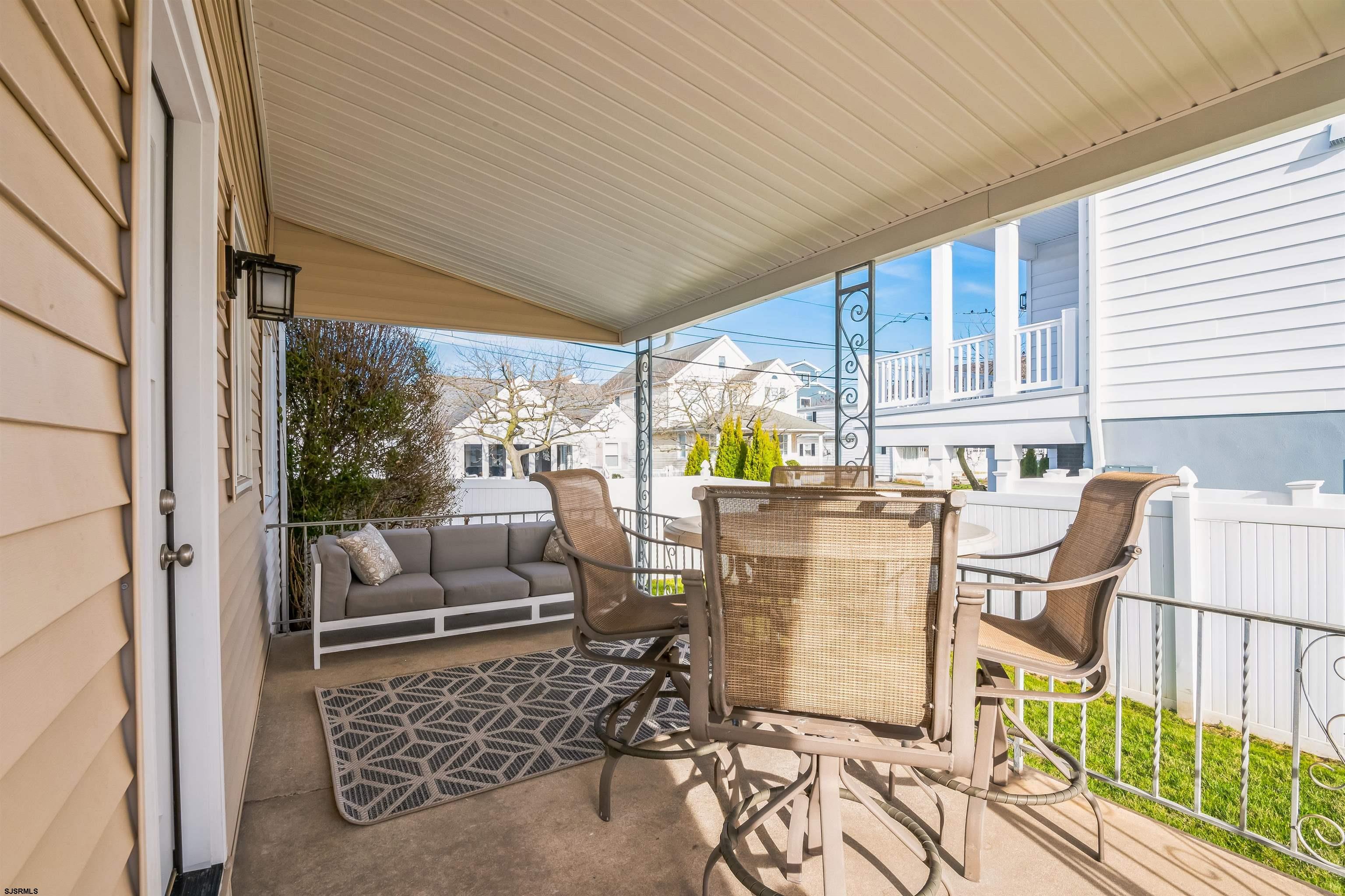 3304 Monmouth