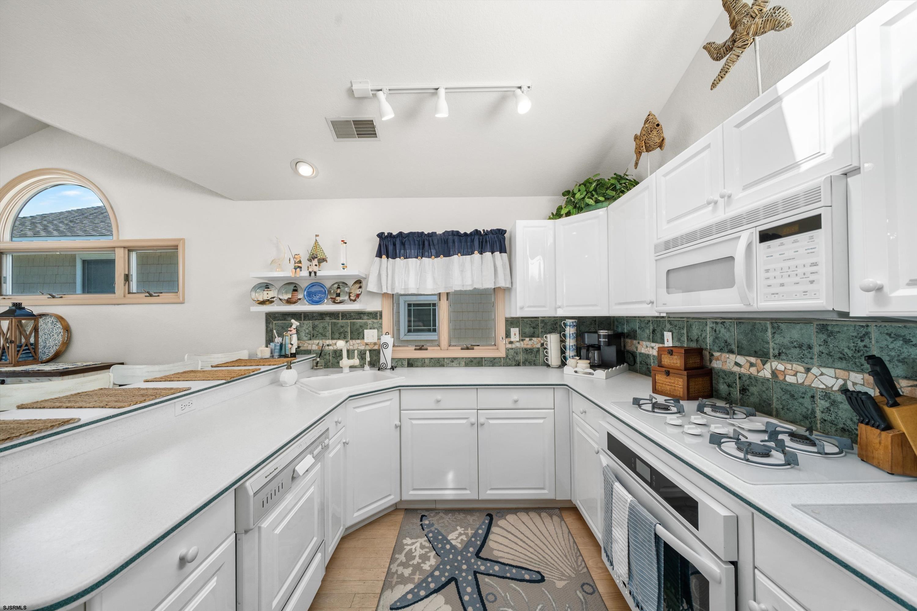 Ocean City, New Jersey 08226, United States, 4 Bedrooms Bedrooms, ,5 BathroomsBathrooms,Residential,Active,210325