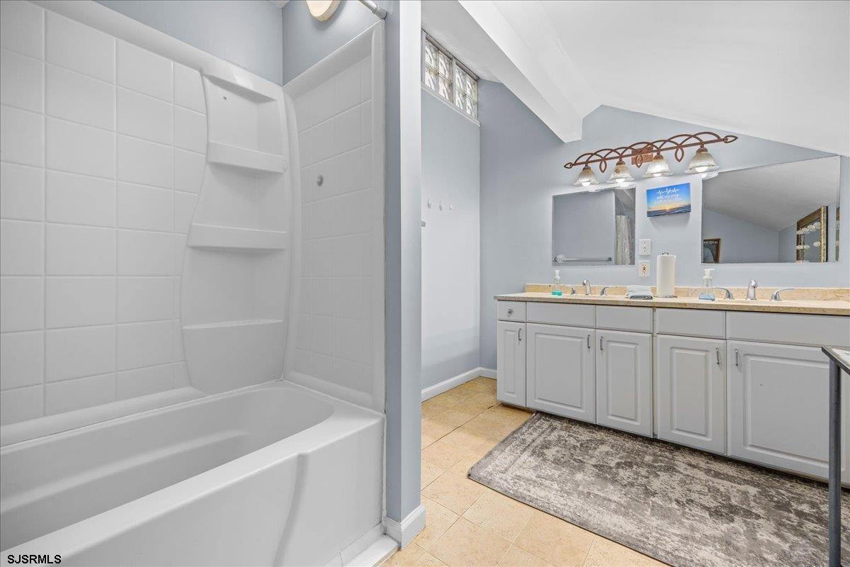 Absecon, New Jersey 08201, United States, 5 Bedrooms Bedrooms, ,3 BathroomsBathrooms,Residential,Active,210463