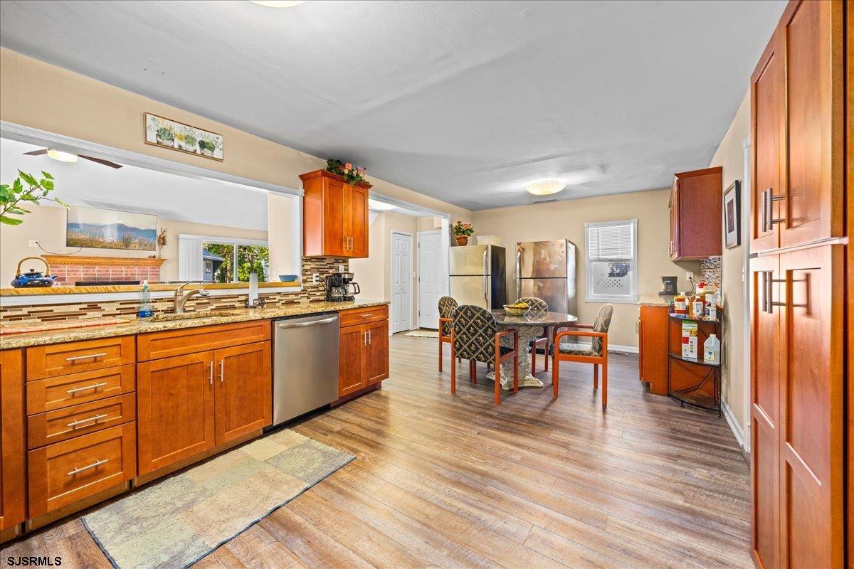 Absecon, New Jersey 08201, United States, 5 Bedrooms Bedrooms, ,3 BathroomsBathrooms,Residential,Active,210463