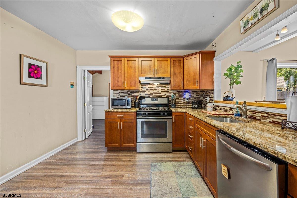 Absecon, New Jersey 08201, United States, 5 Bedrooms Bedrooms, ,3 BathroomsBathrooms,Residential,Active,210463