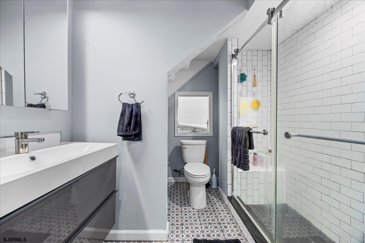 Absecon, New Jersey 08201, United States, 5 Bedrooms Bedrooms, ,3 BathroomsBathrooms,Residential,Active,210463