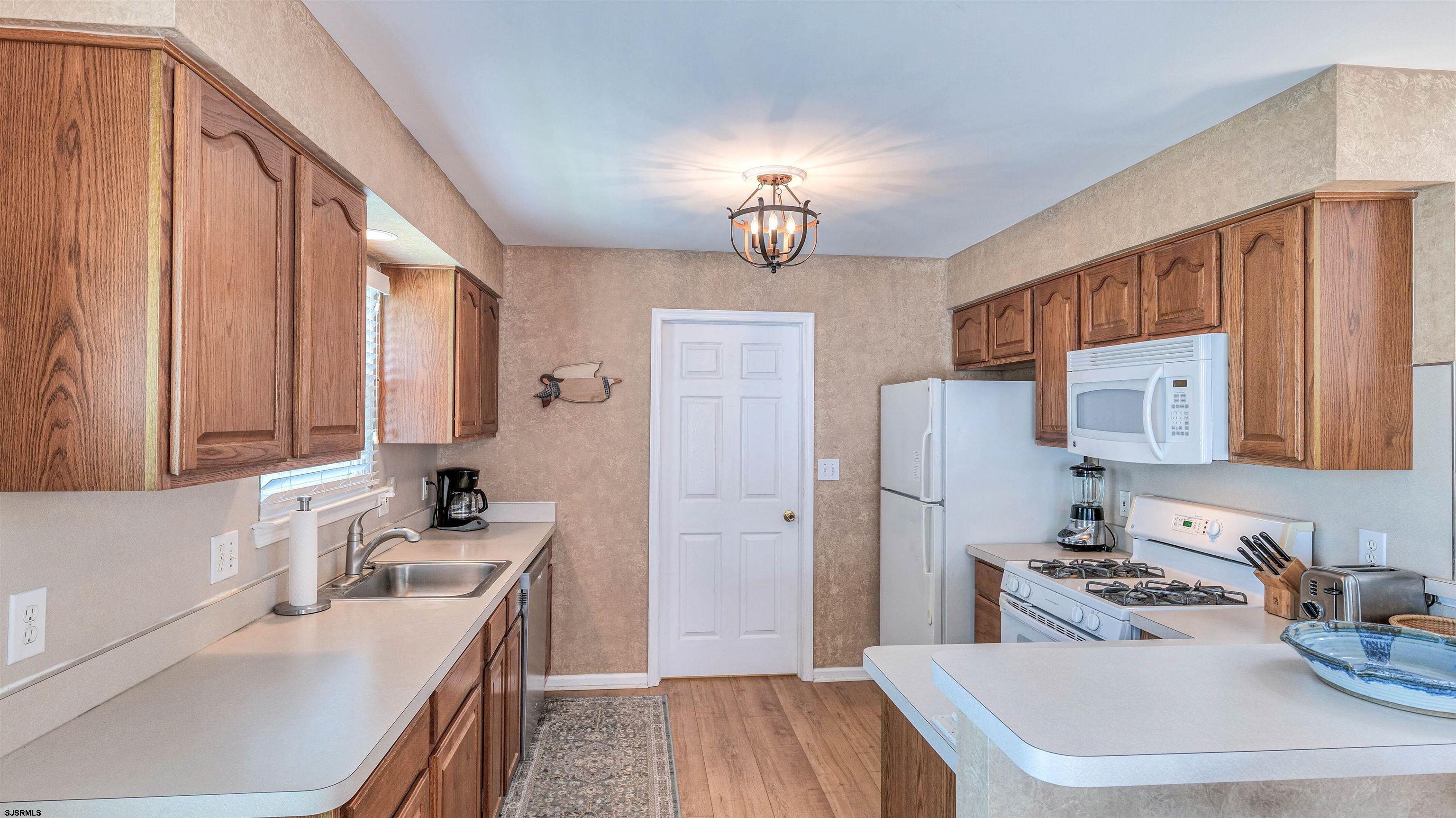 Egg Harbor Township, New Jersey 08234, United States, 3 Bedrooms Bedrooms, ,2 BathroomsBathrooms,Residential,Active,162810