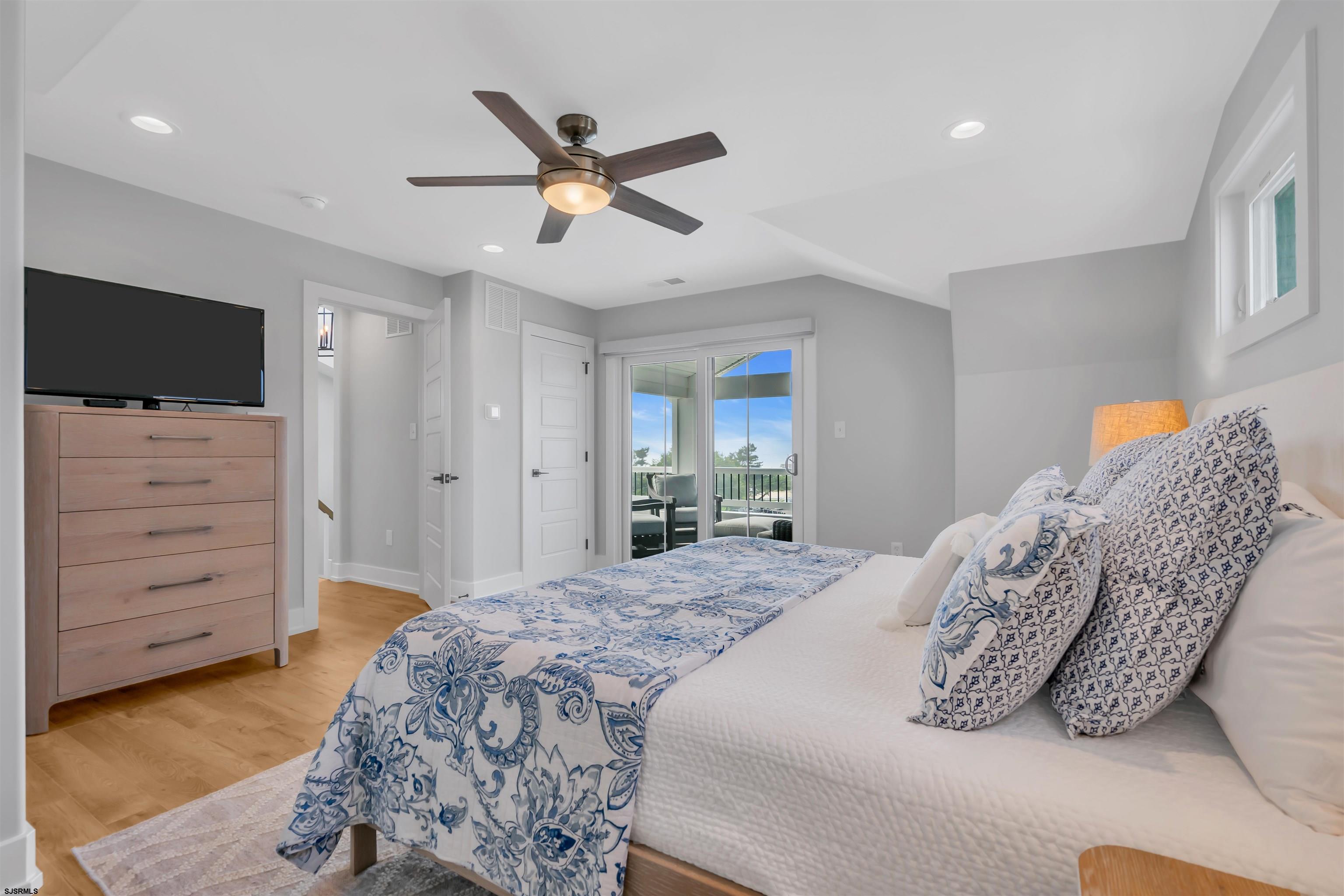 Ocean City, New Jersey 08226, United States, 6 Bedrooms Bedrooms, ,5 BathroomsBathrooms,Residential,Pending,46563