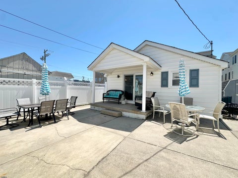 Homes For Rent - 148 E Burk Ave<br/> Cape May County, Wildwood, NJ 08260