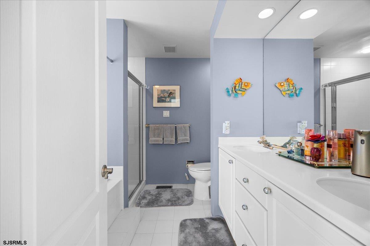 Ventnor, New Jersey 08406, United States, 2 Bedrooms Bedrooms, ,2 BathroomsBathrooms,Residential,Active,199019