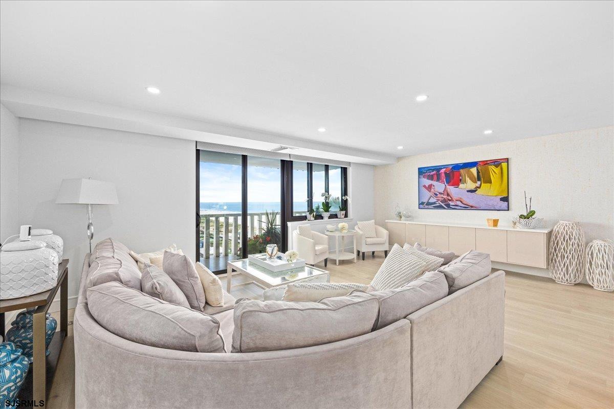 Atlantic City, New Jersey 08401, United States, 2 Bedrooms Bedrooms, ,2 BathroomsBathrooms,Residential,Active,193782