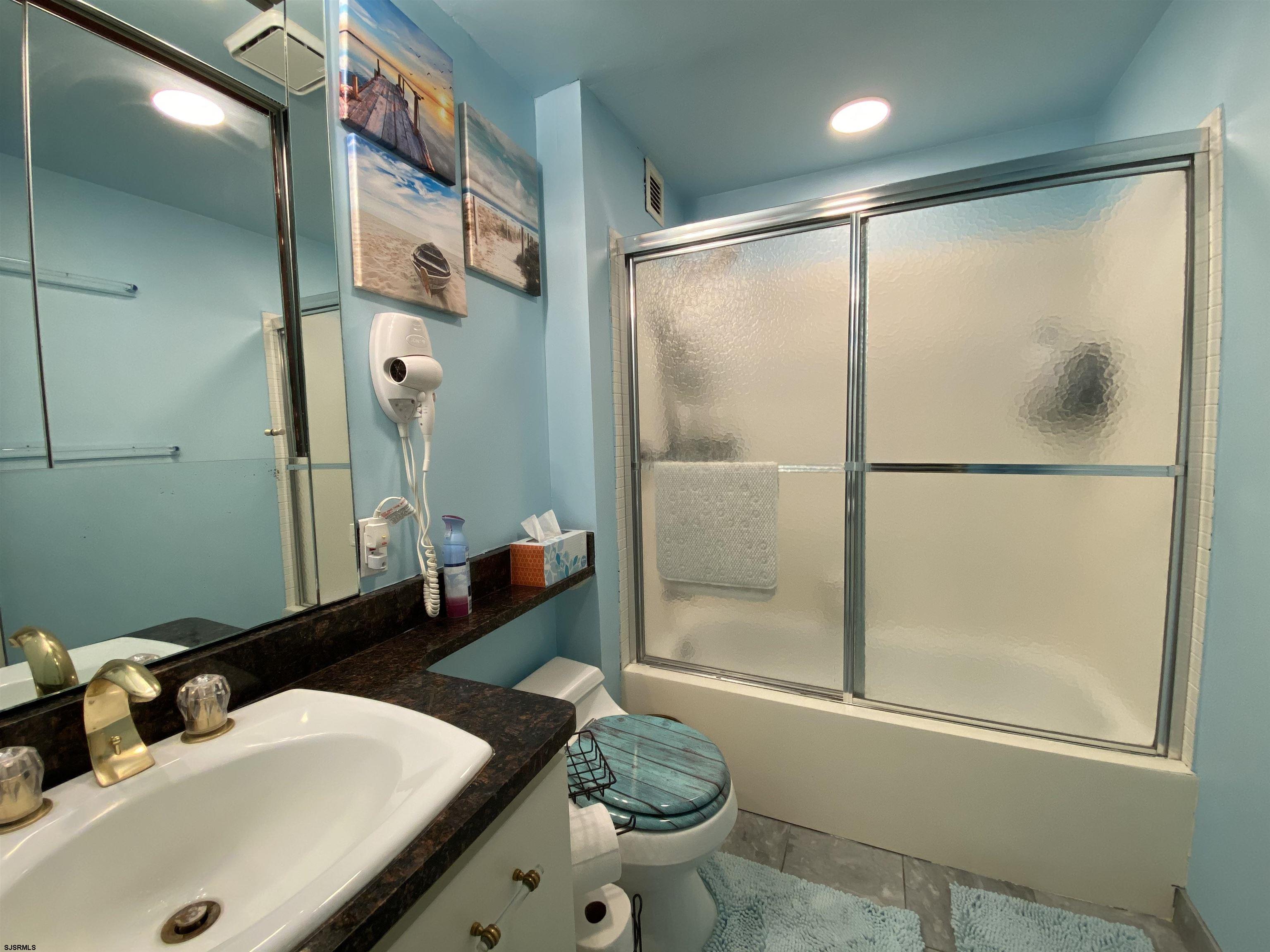Ventnor, New Jersey 08406, United States, 2 Bedrooms Bedrooms, ,3 BathroomsBathrooms,Residential,Active,79483