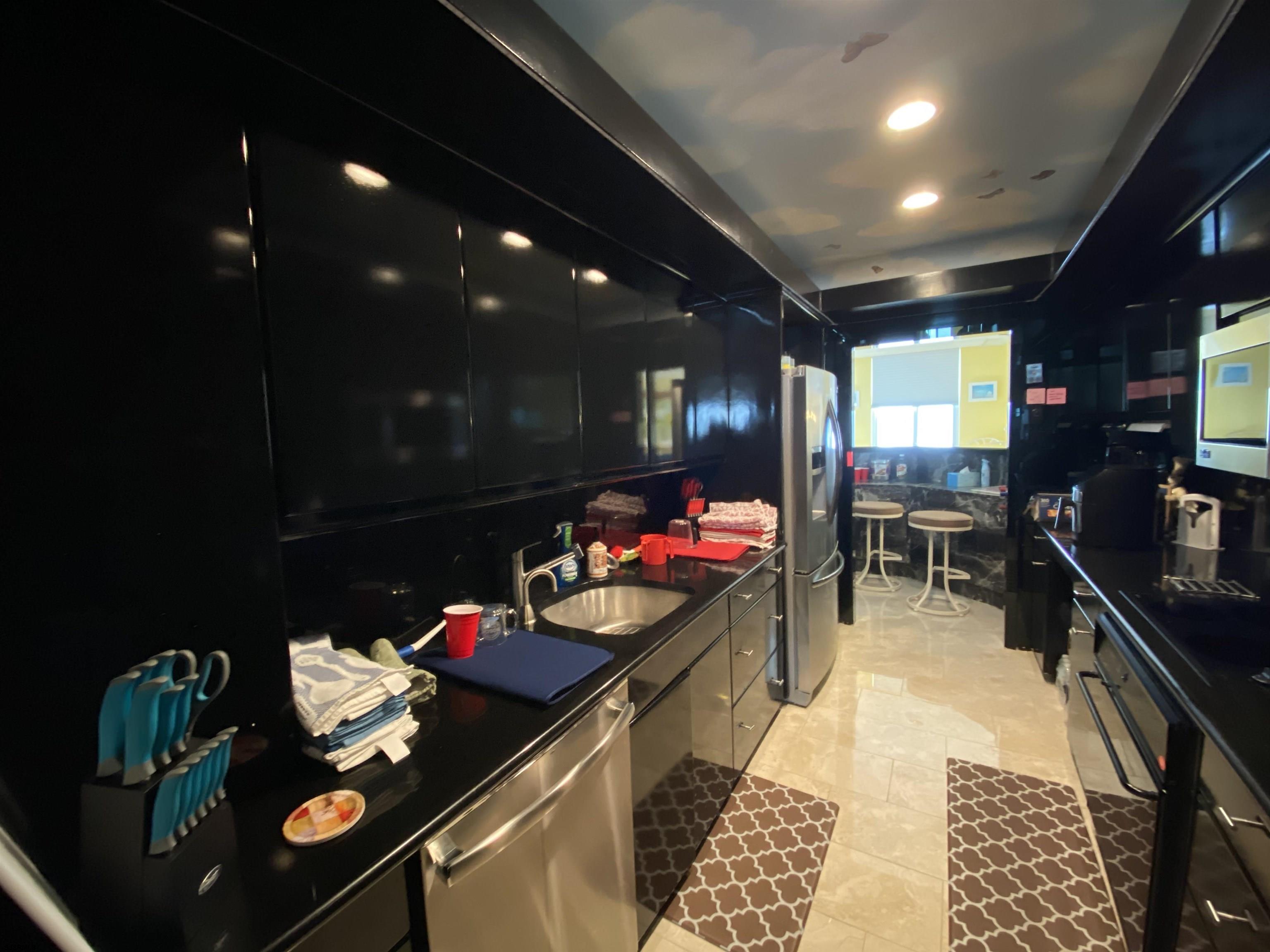 Ventnor, New Jersey 08406, United States, 2 Bedrooms Bedrooms, ,3 BathroomsBathrooms,Residential,Active,79483