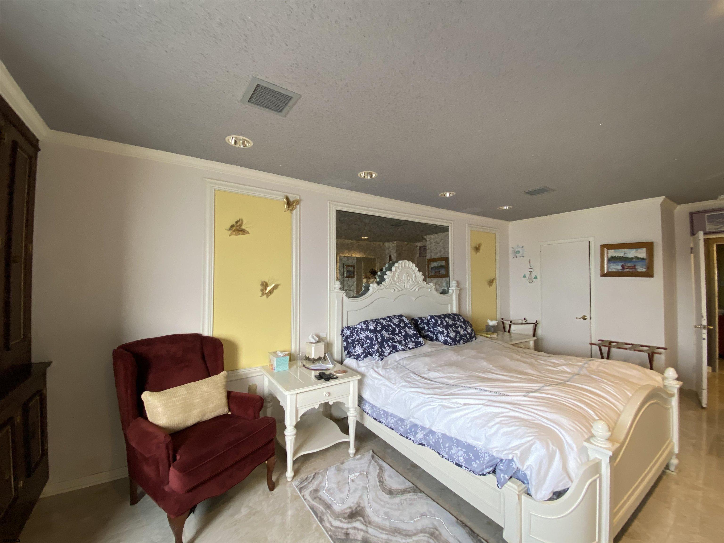 Ventnor, New Jersey 08406, United States, 2 Bedrooms Bedrooms, ,3 BathroomsBathrooms,Residential,Active,79483