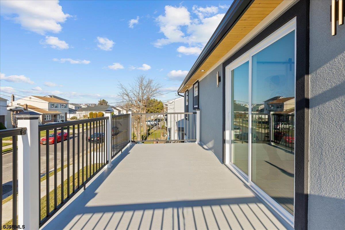 Ventnor, New Jersey 08406, United States, 5 Bedrooms Bedrooms, ,4 BathroomsBathrooms,Residential,Active,204982