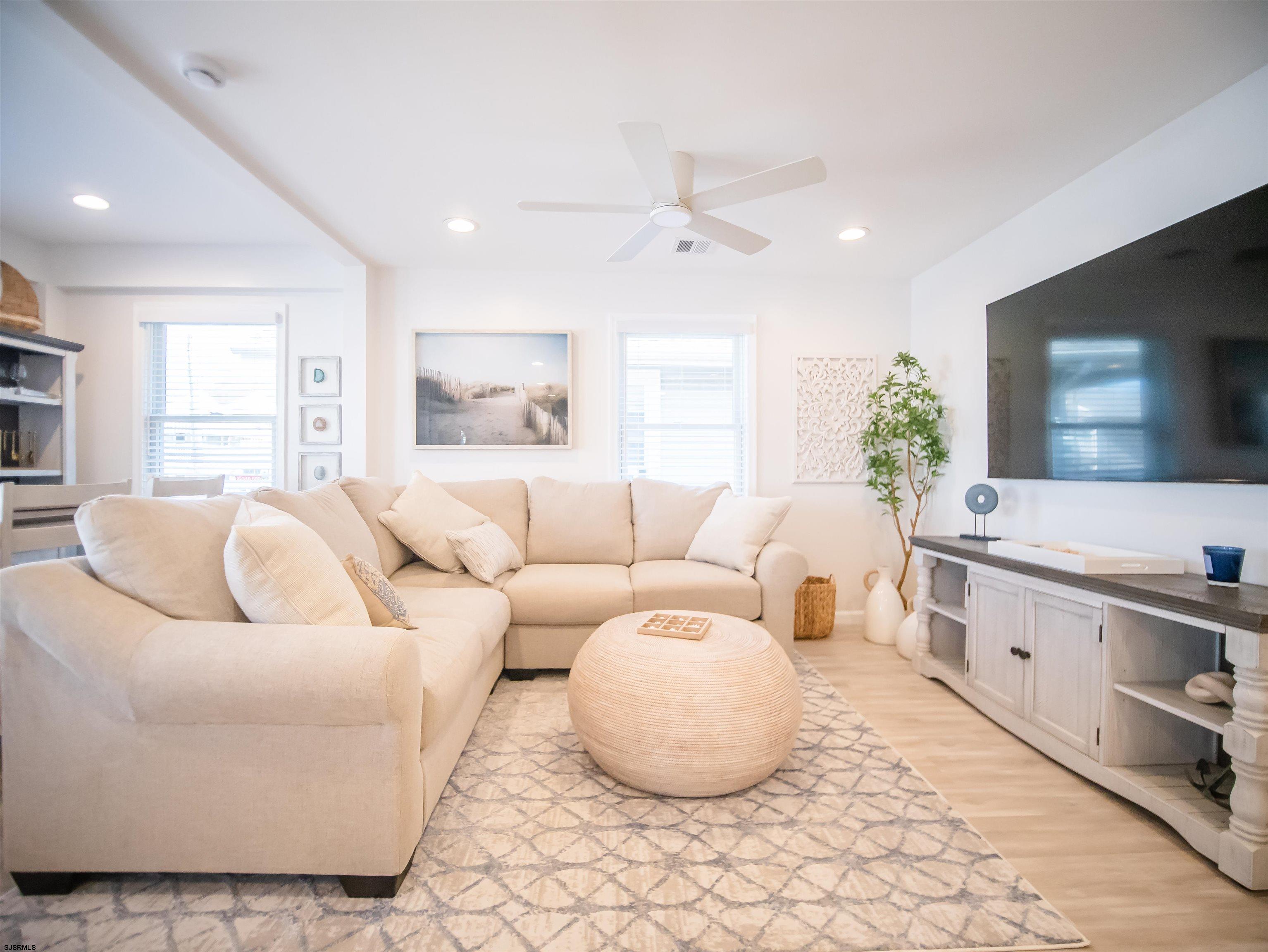 Ventnor, New Jersey 08406, United States, 3 Bedrooms Bedrooms, ,2 BathroomsBathrooms,Residential,Active,90343