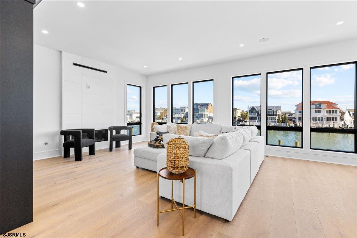 Margate, New Jersey 08402, United States, 5 Bedrooms Bedrooms, ,6 BathroomsBathrooms,Residential,Active,185167