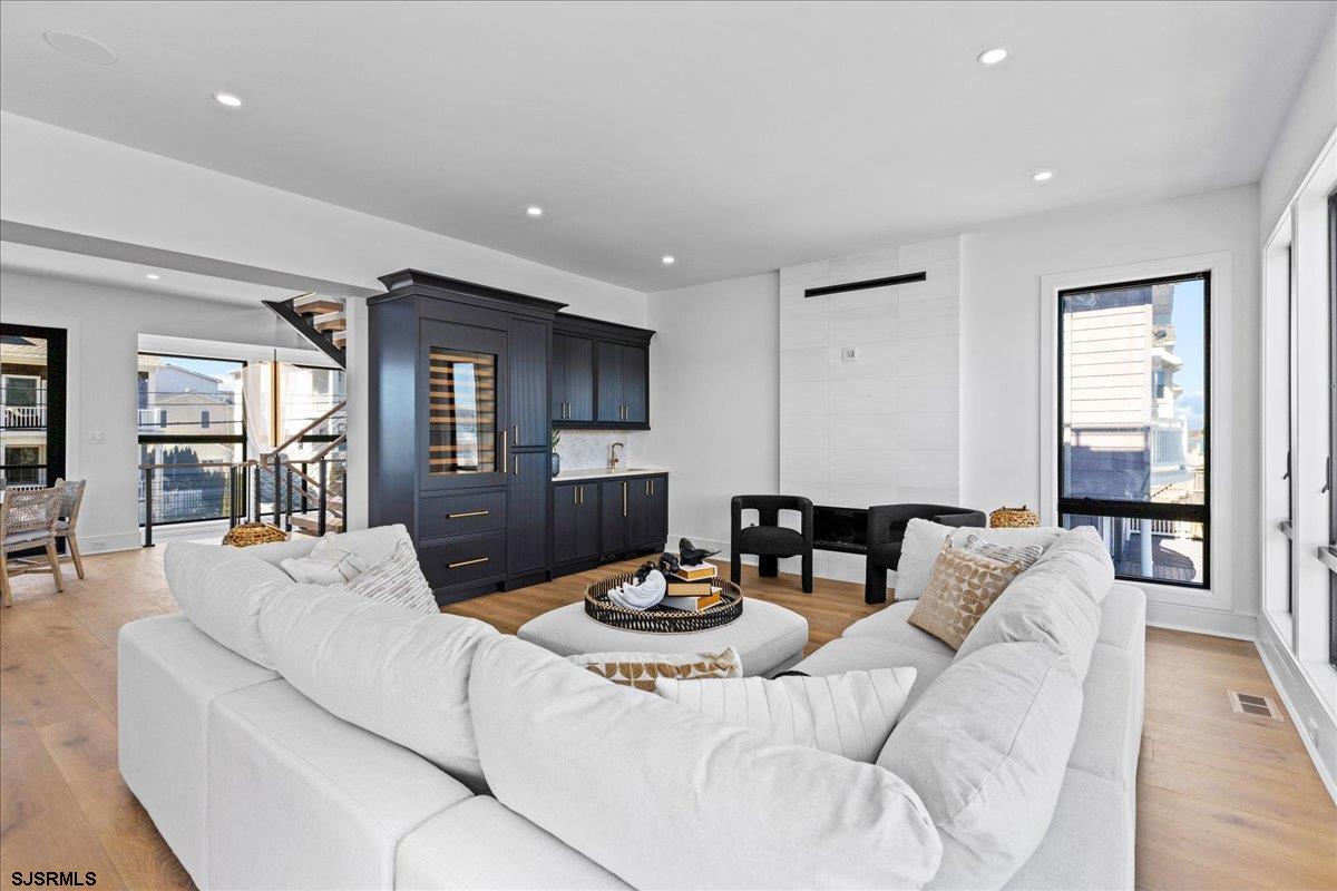 Margate, New Jersey 08402, United States, 5 Bedrooms Bedrooms, ,6 BathroomsBathrooms,Residential,Active,185167