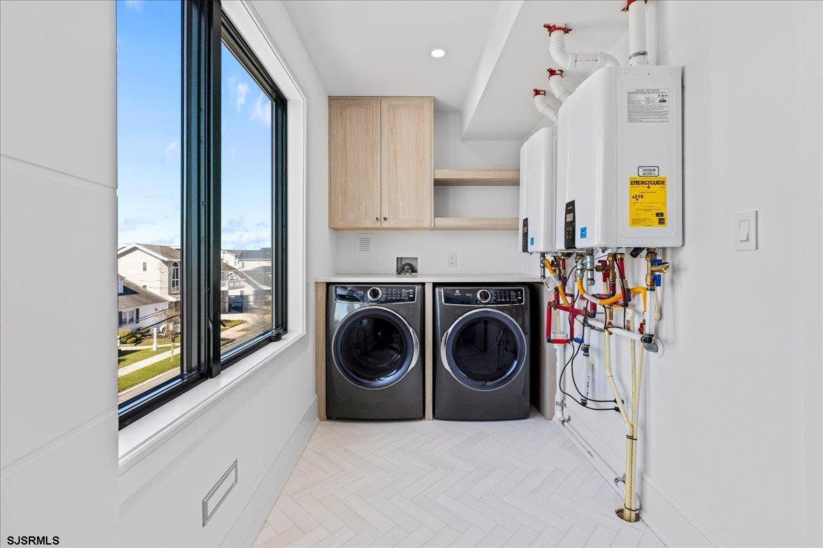 Margate, New Jersey 08402, United States, 5 Bedrooms Bedrooms, ,6 BathroomsBathrooms,Residential,Active,185167