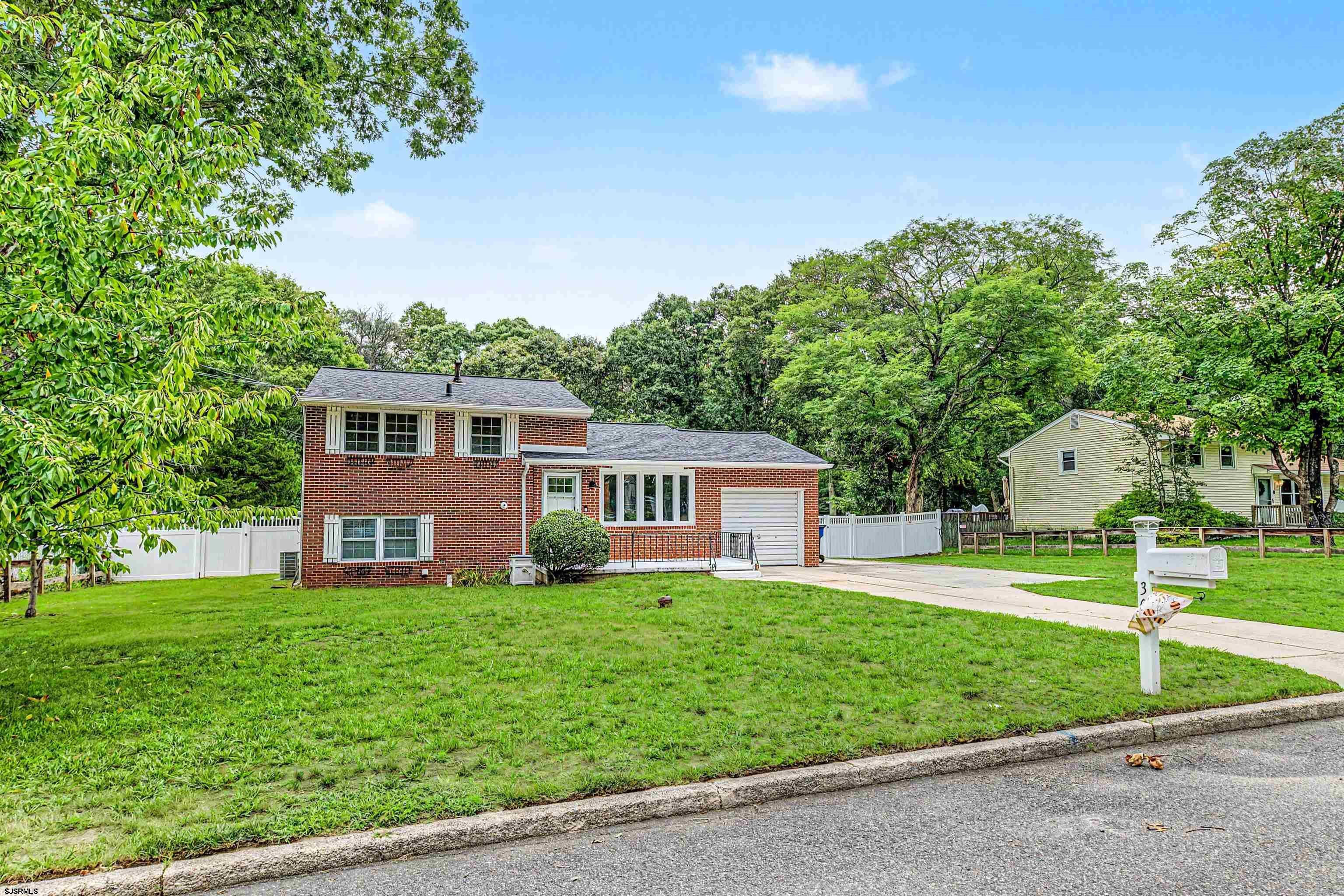 307 Sandy Ln