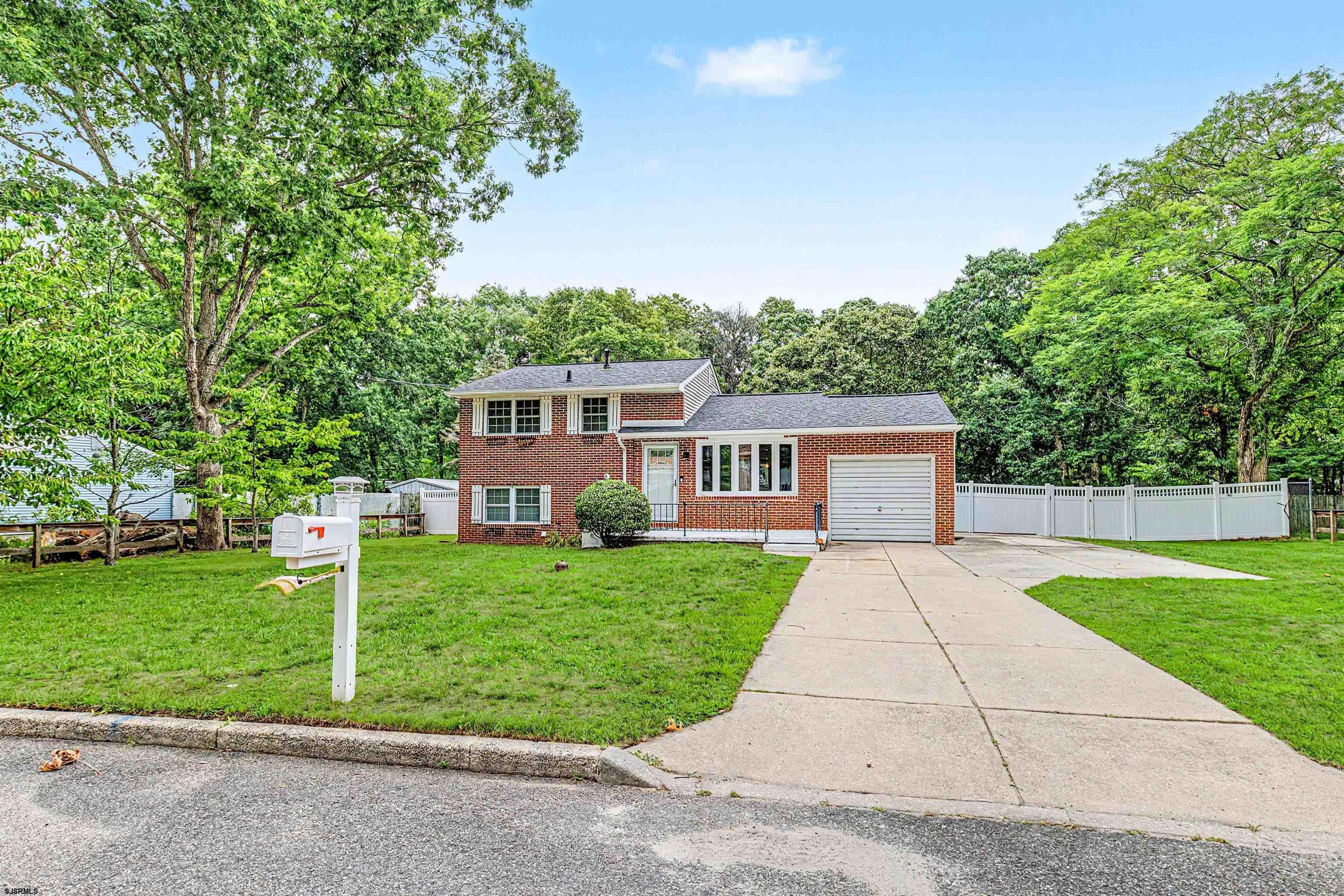 307 Sandy Ln